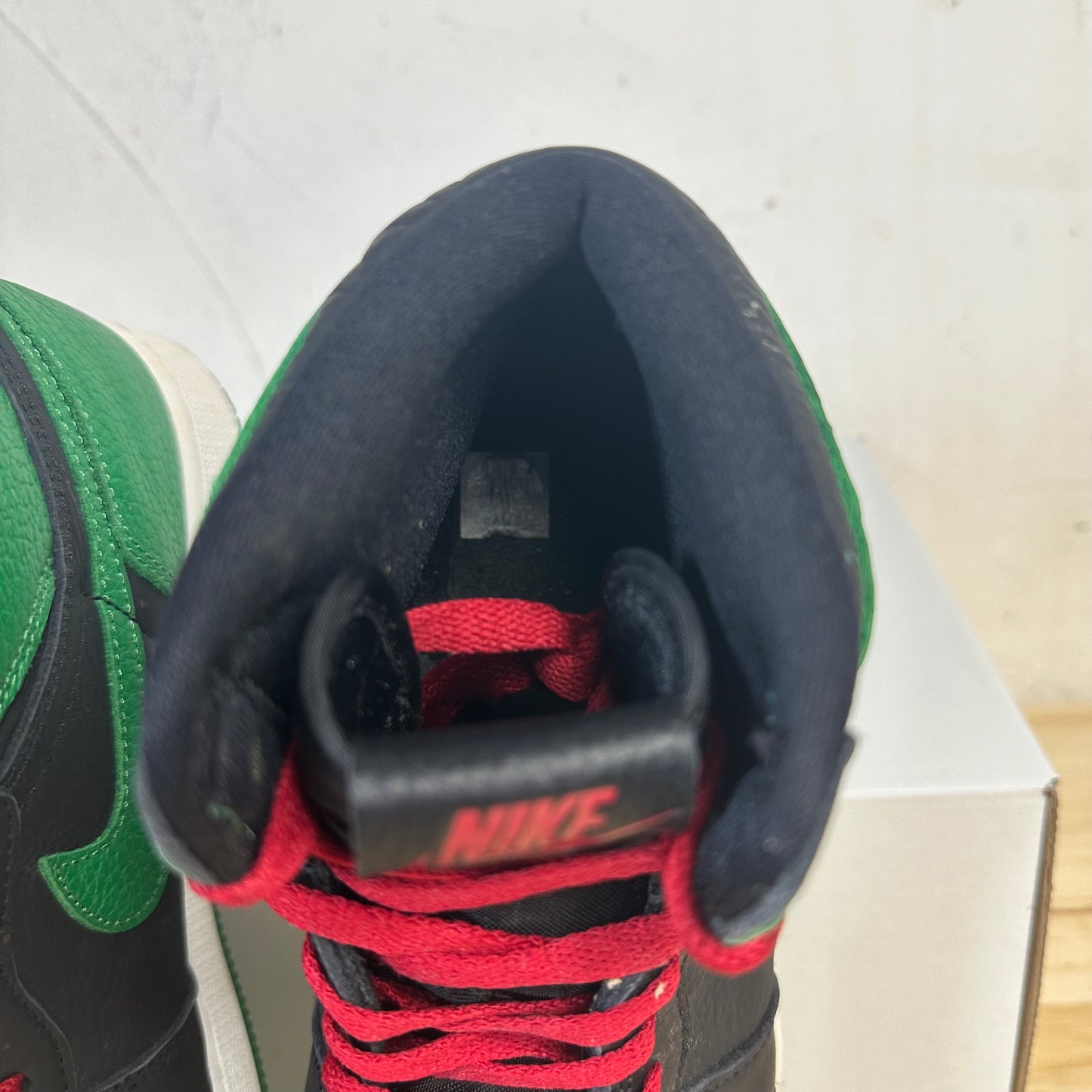 Air Jordan 1 High Pine Green 2.0 Sz 7Y