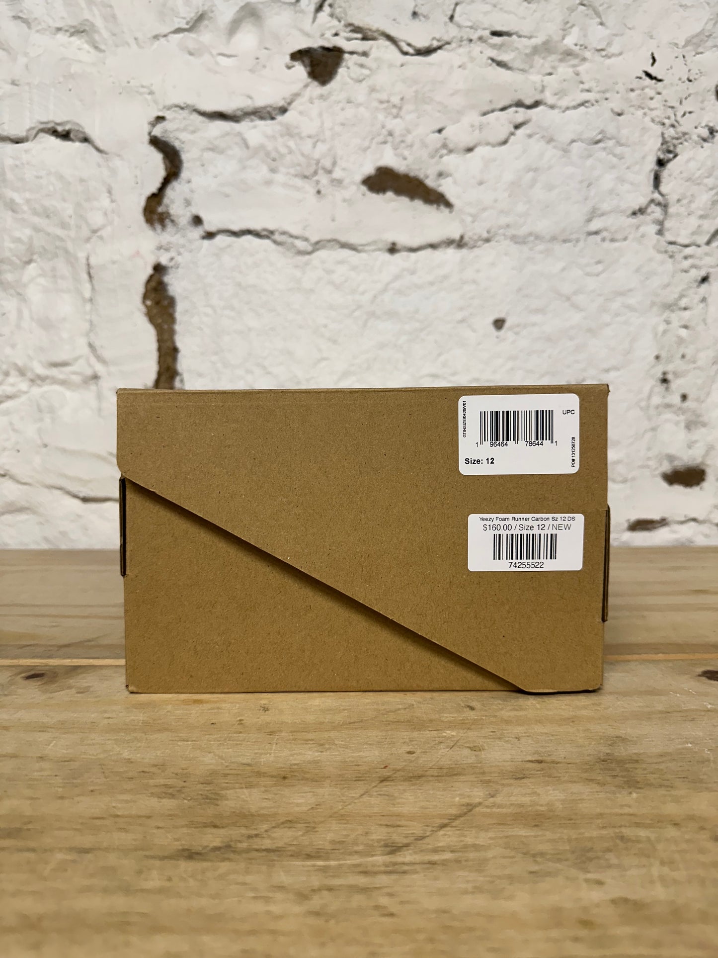 Yeezy Foam RNNR Carbon Sz 12 DS