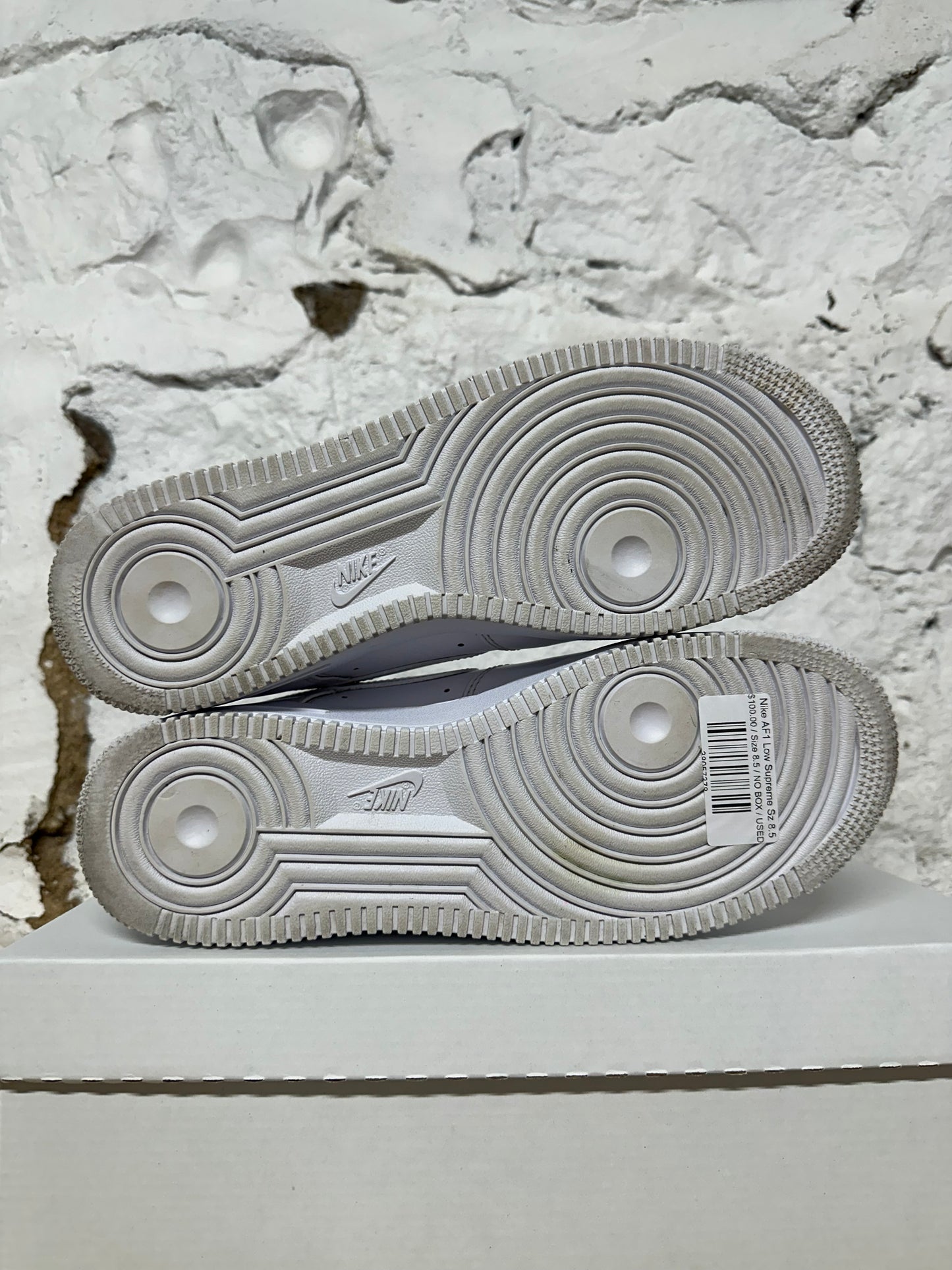 Nike Air Force 1 Low Supreme Sz 8.5