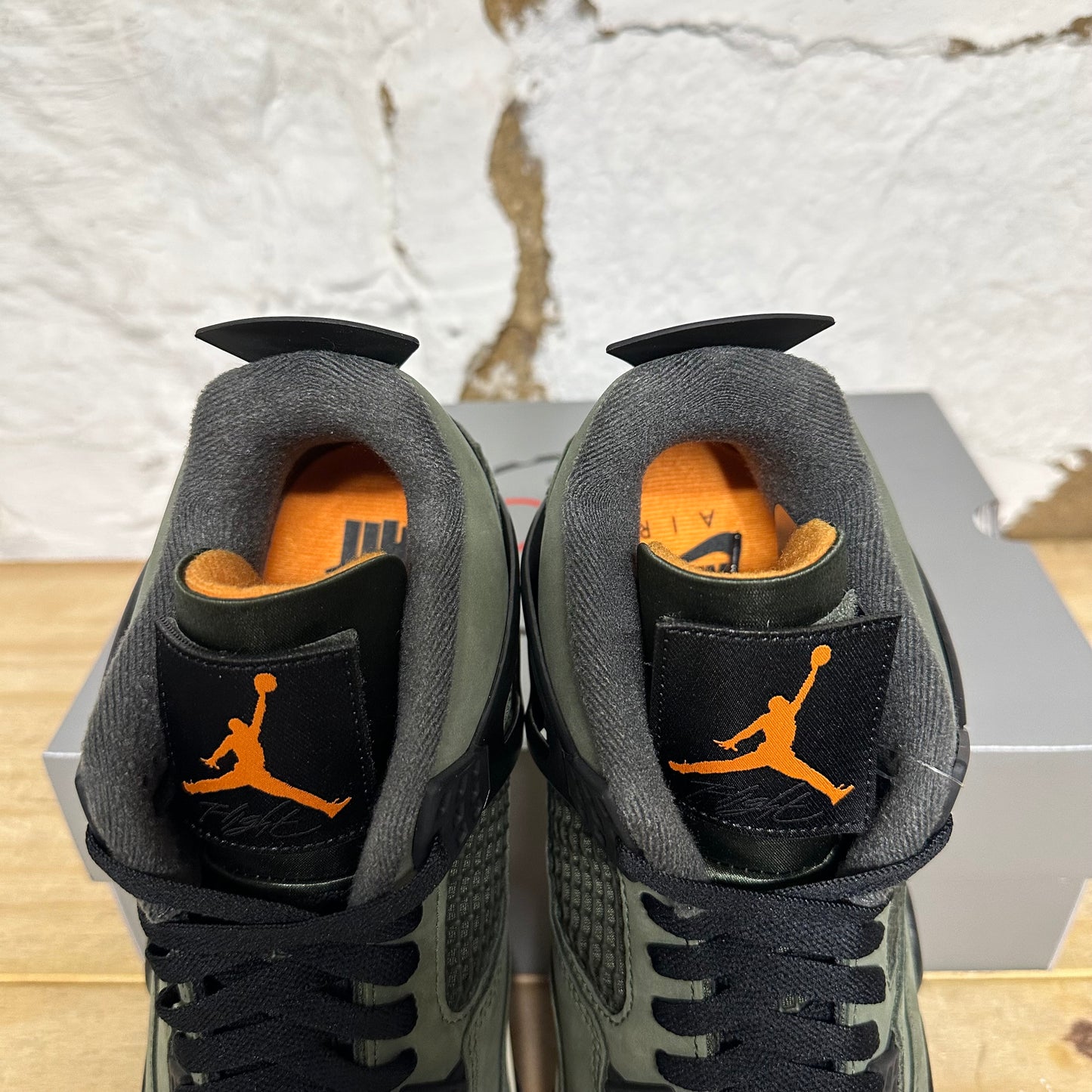 Air Jordan 4 Undefeated Sz 10.5 DS