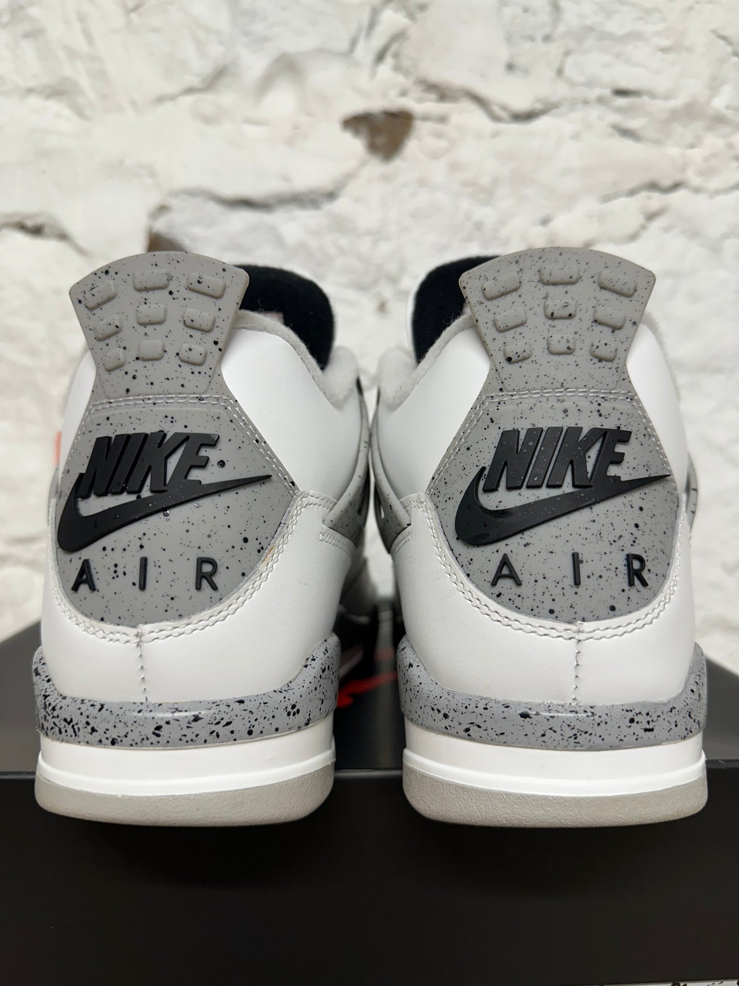 Air Jordan 4 White Cement Sz 9.5