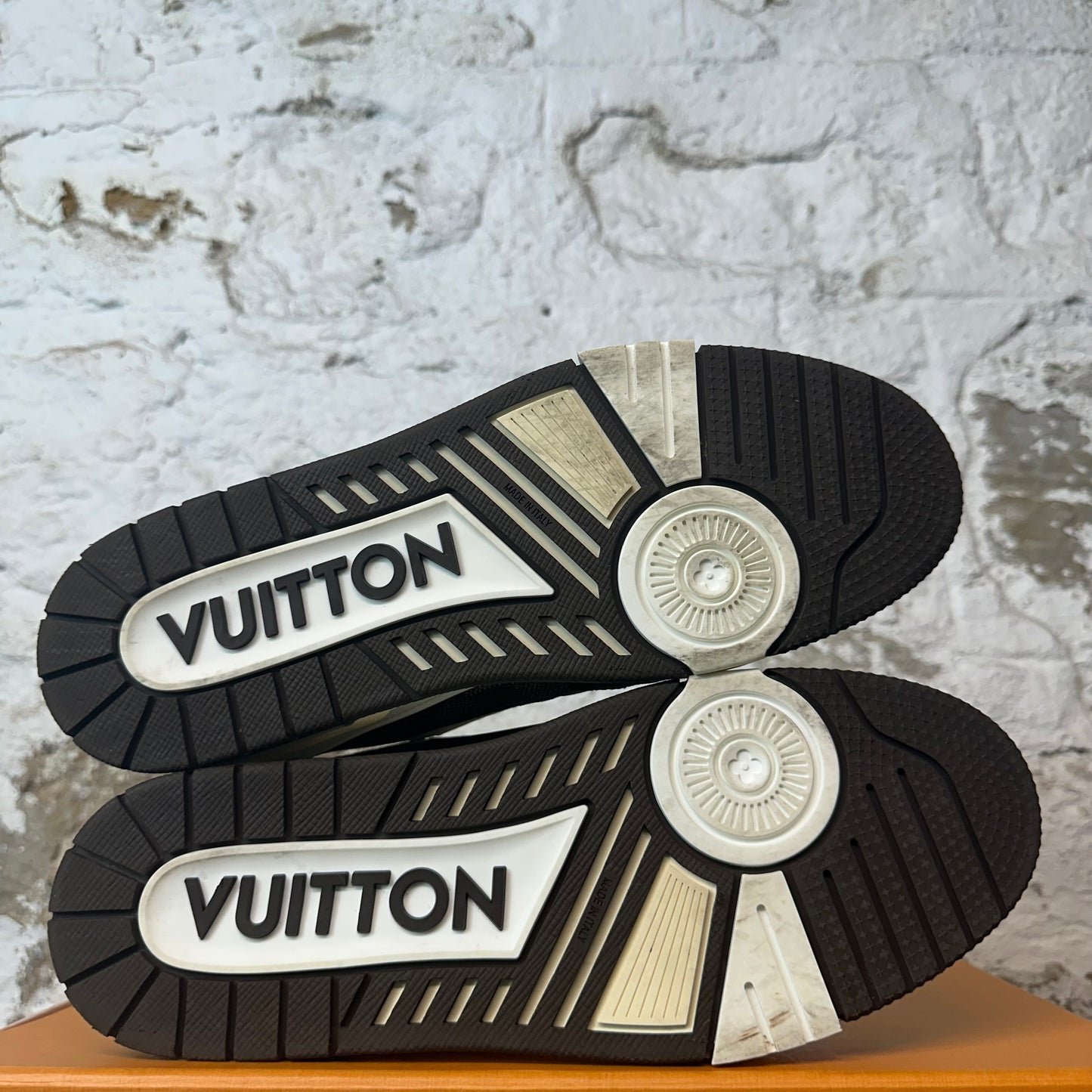 Louis Vuitton Damier Ebene White Cream Trainer Sneaker Sz 9.5 (8LV)