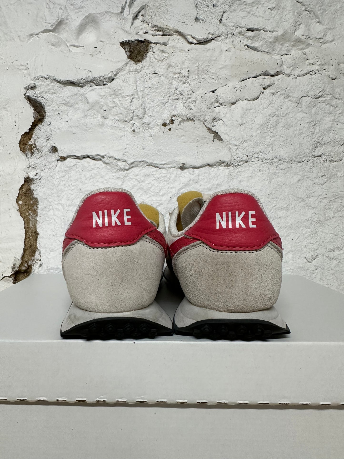 Nike Waffle Trainer 2 Photon Dust Sz 5 (6.5W)