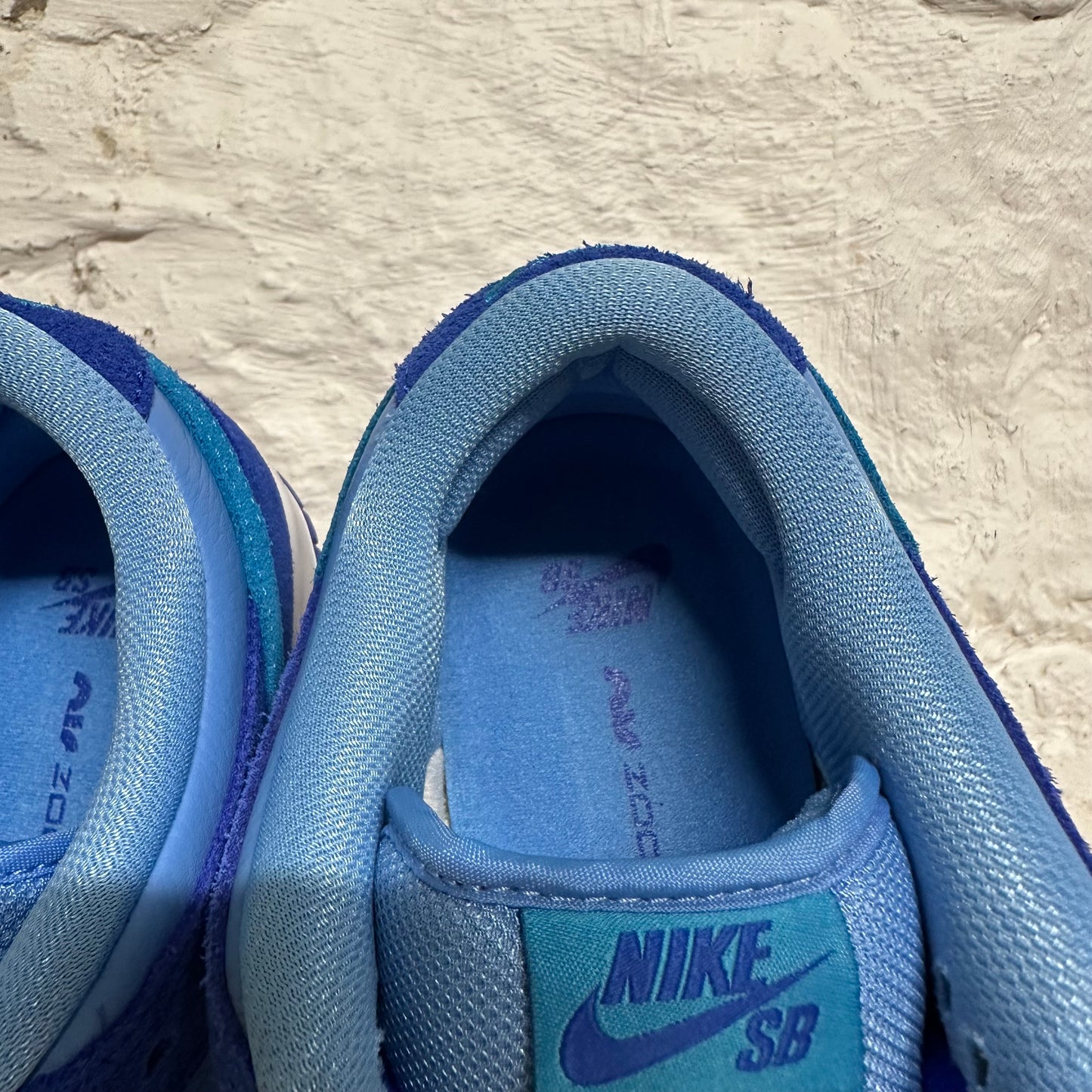 Nike SB Dunk Low Blue Raspberry Sz 9 DS