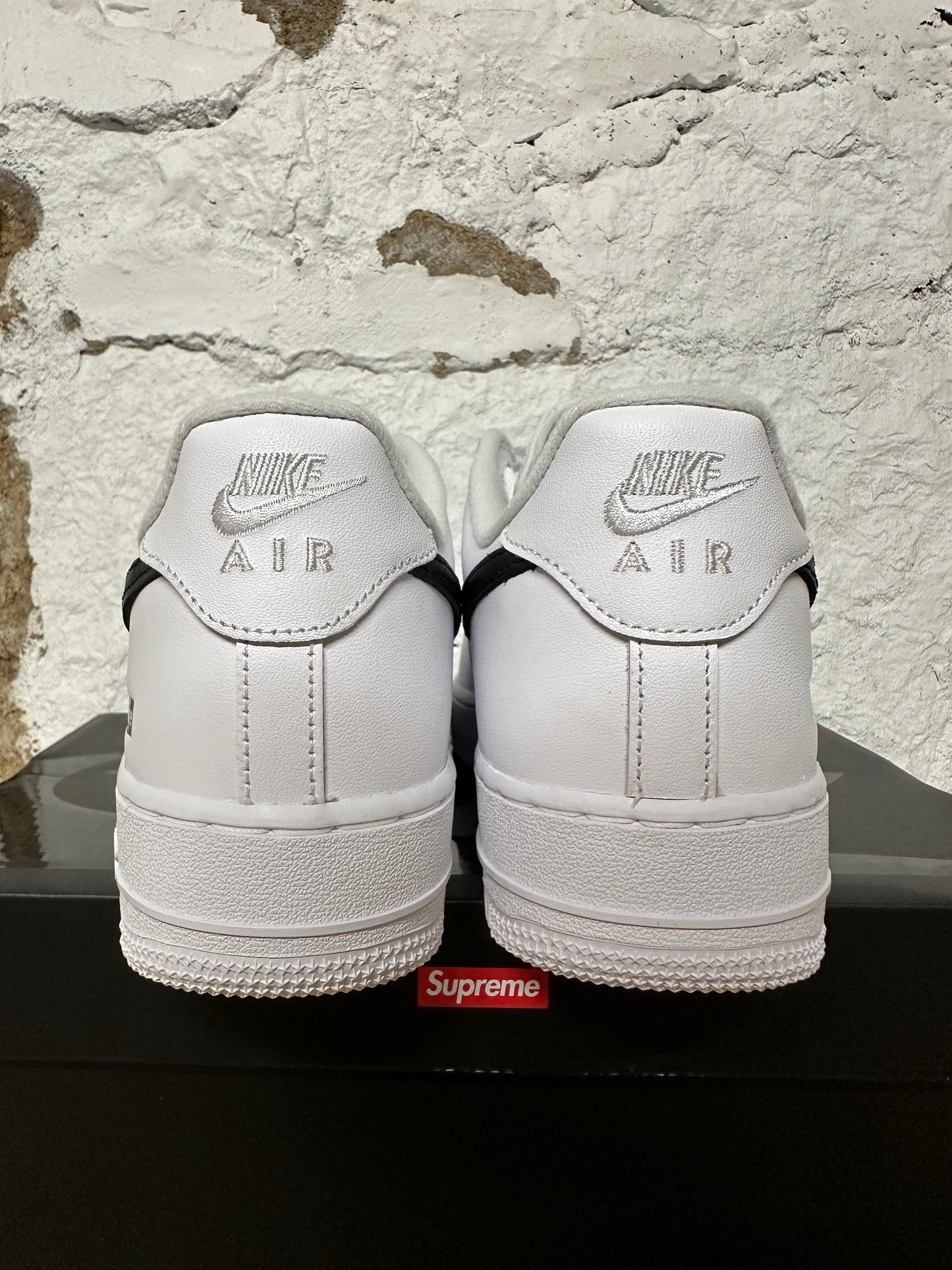 Nike Air Force 1 Supreme Low White Black Sz 7
