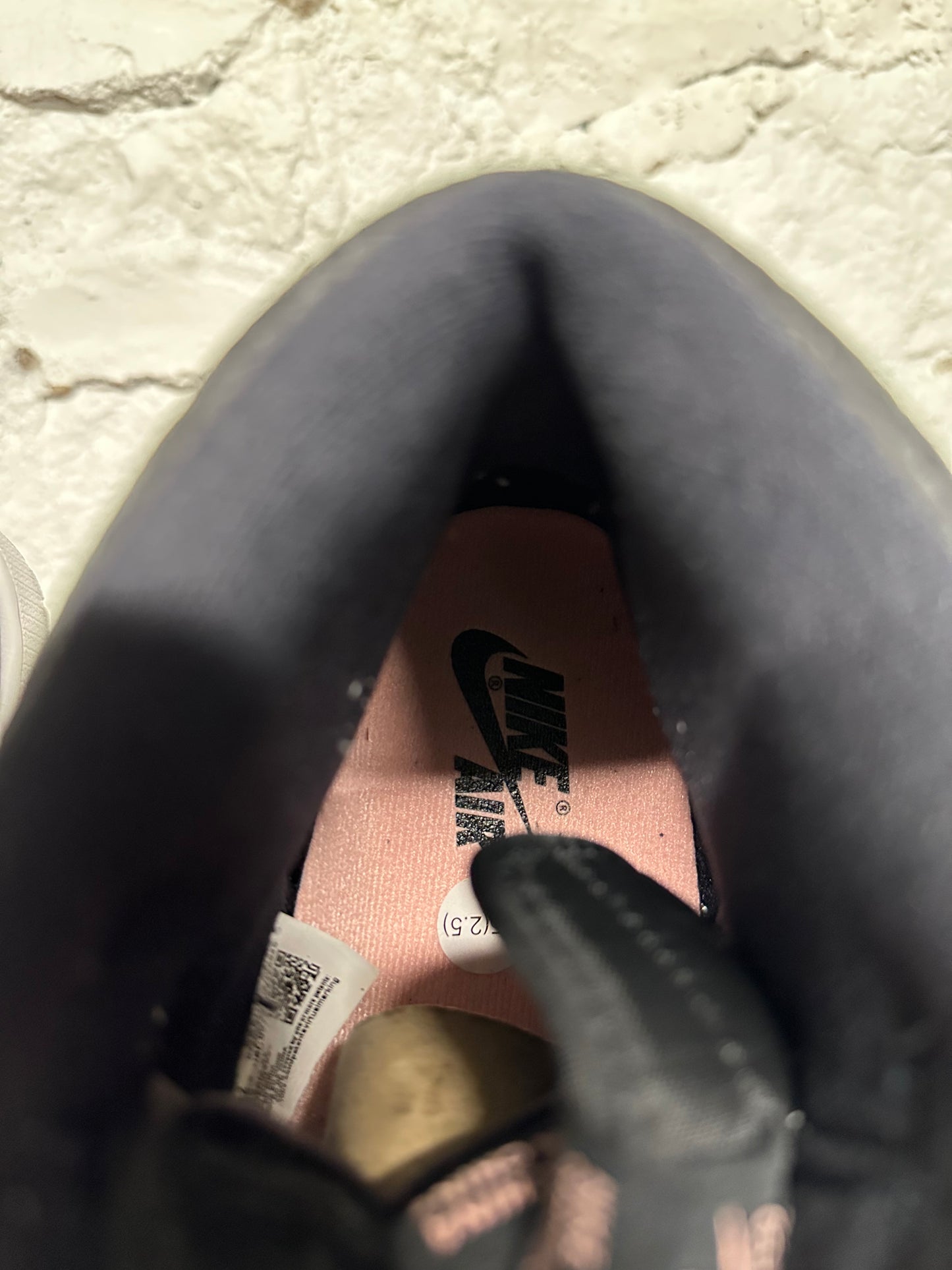 Air Jordan 1 High Bleached Coral Sz 8.5