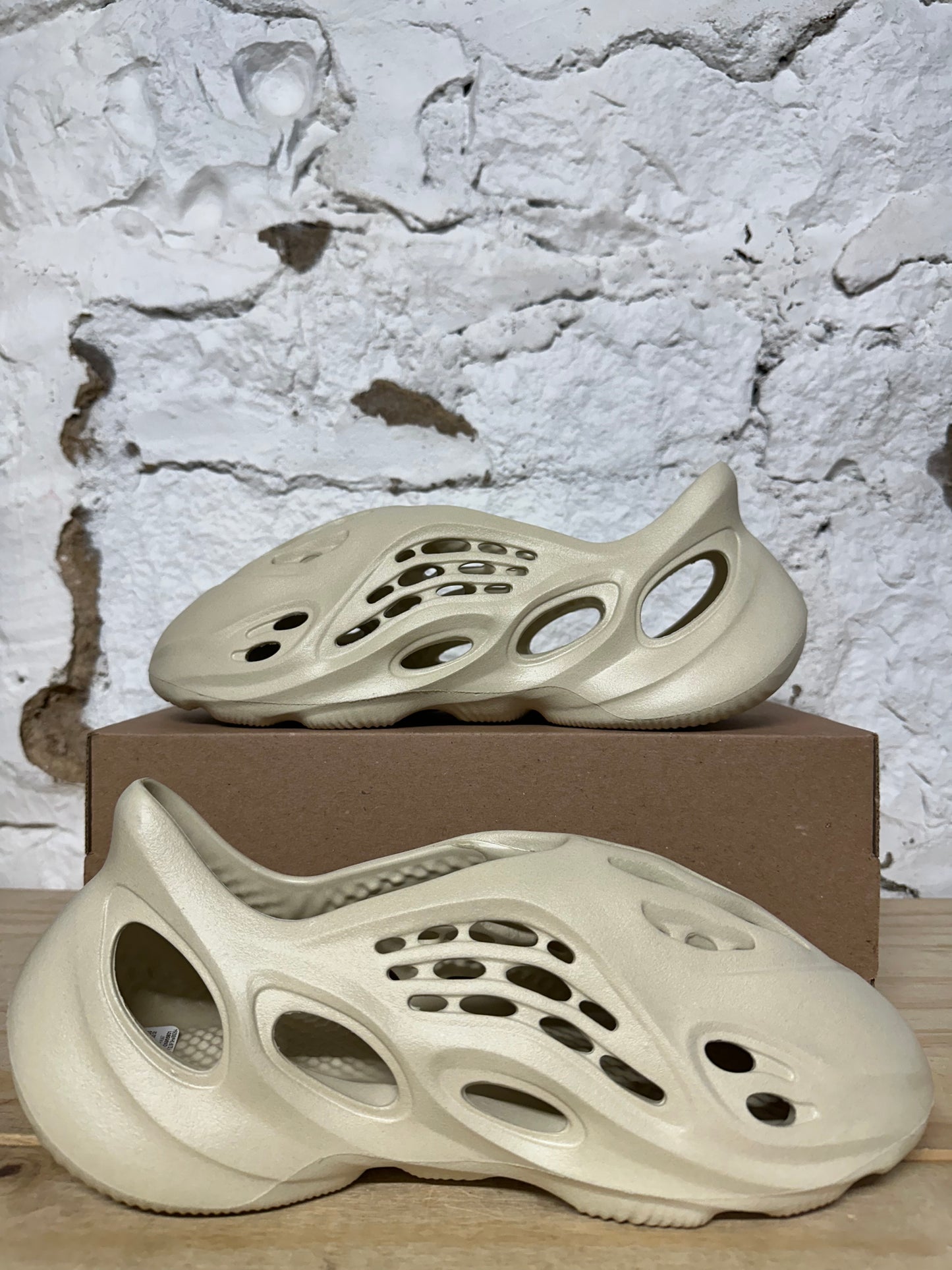 Yeezy Foam RNNR Sand Sz 12 DS