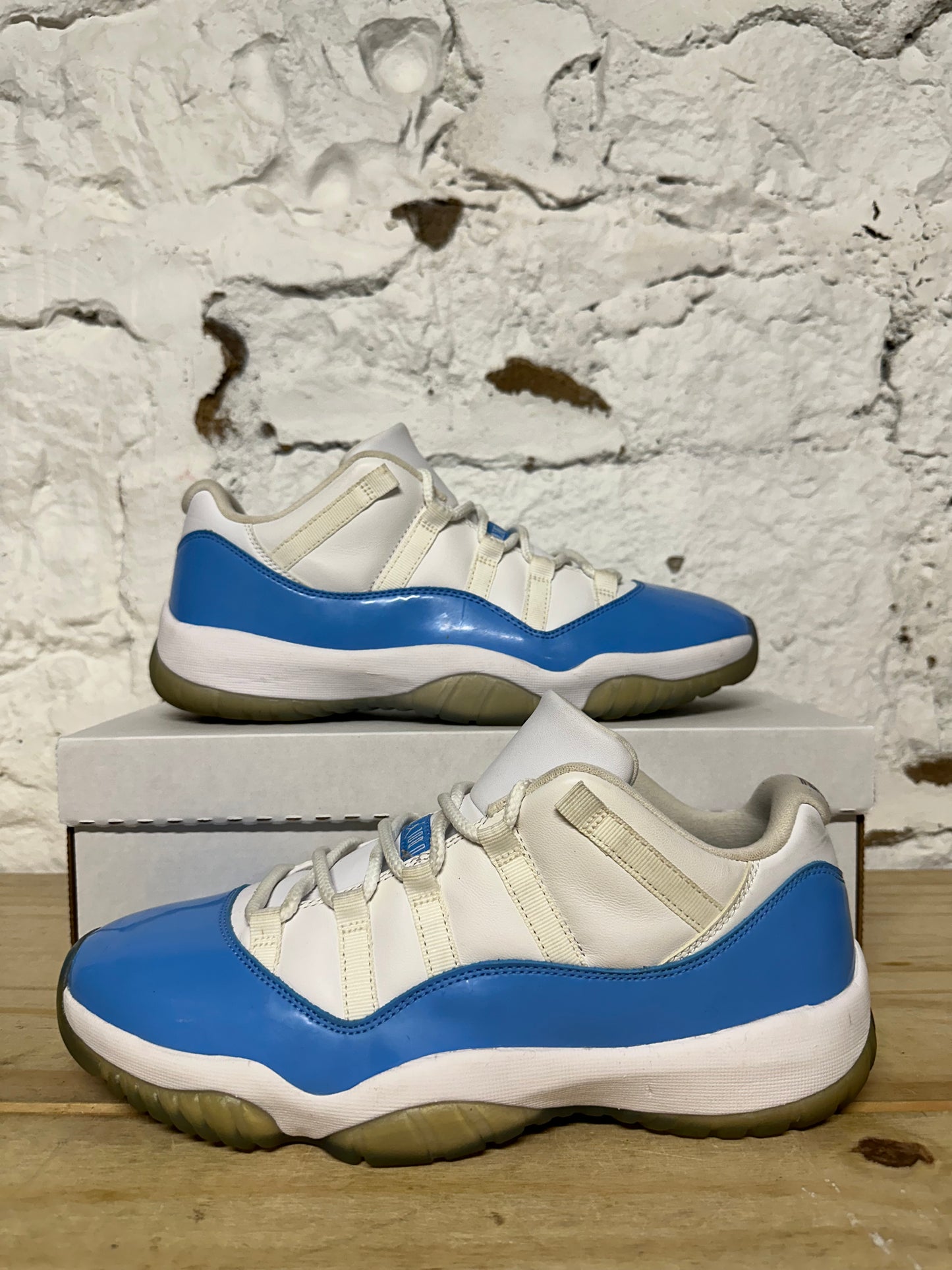 Air Jordan 11 Low UNC Sz 10.5