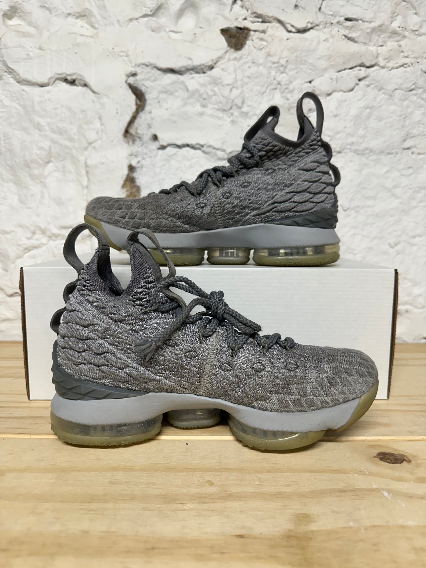 Nike LeBron 15 City Edition Sz 5Y
