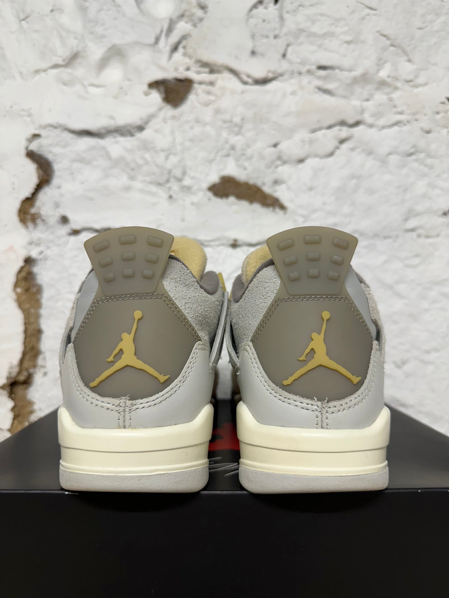 Air Jordan 4 Craft Photon Dust Sz 6Y