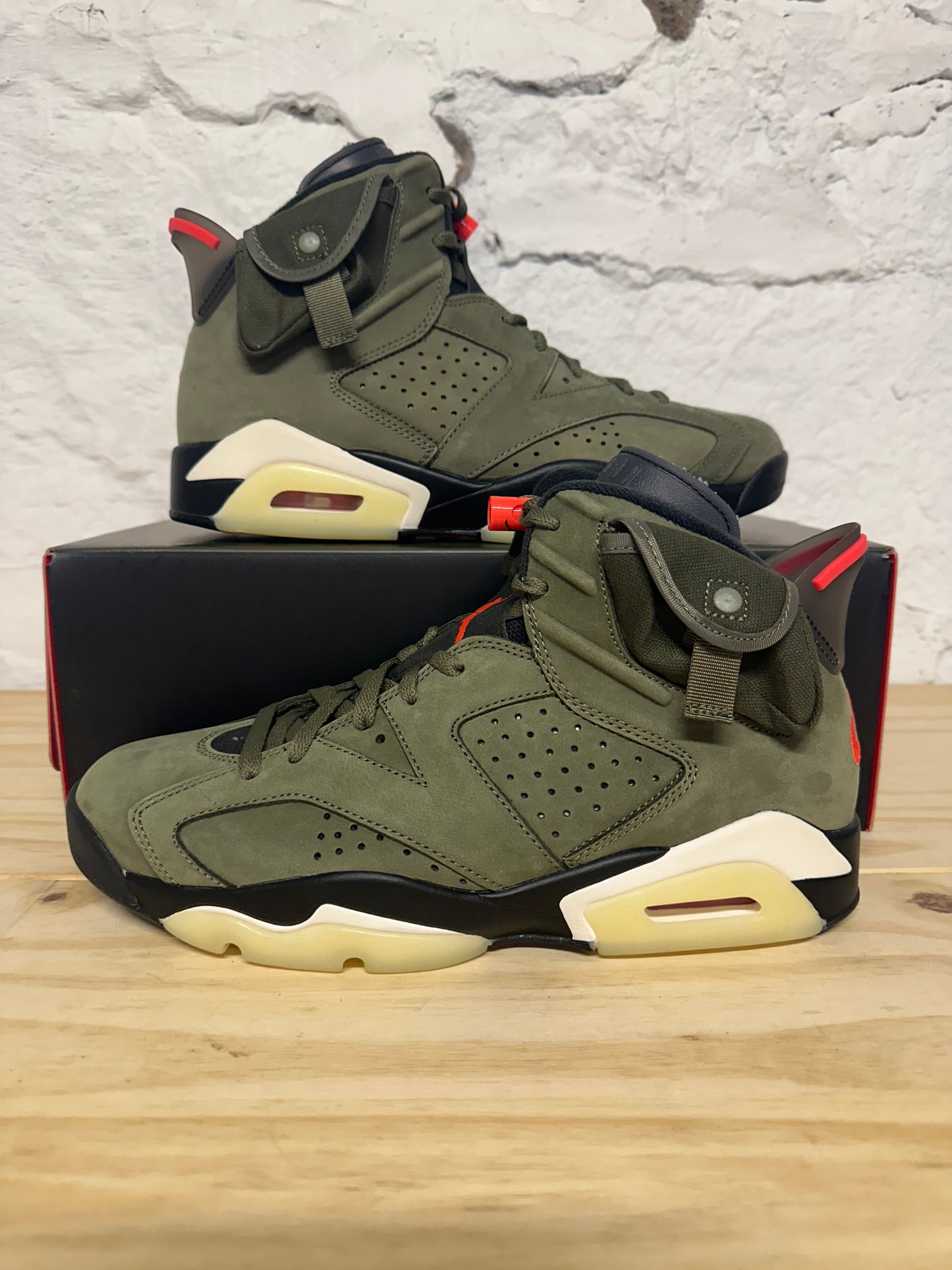 Air Jordan 6 Travis Scott Olive Sz 9.5 DS