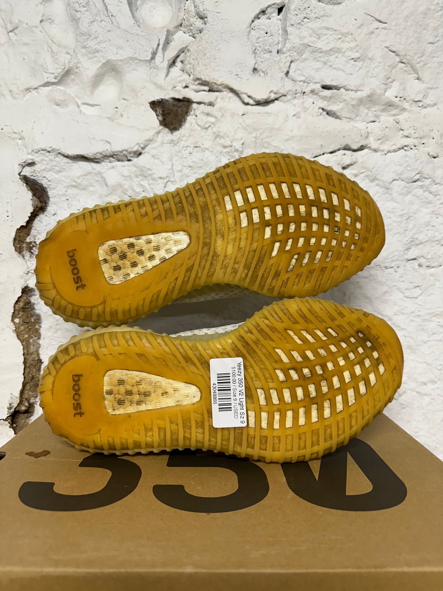 Yeezy 350 V2 Light Sz 9
