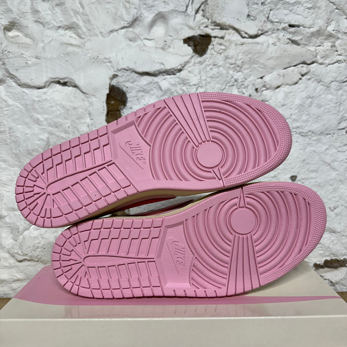 Air Jordan 1 Low Travis Scott Sail Tropical Pink Sz 11