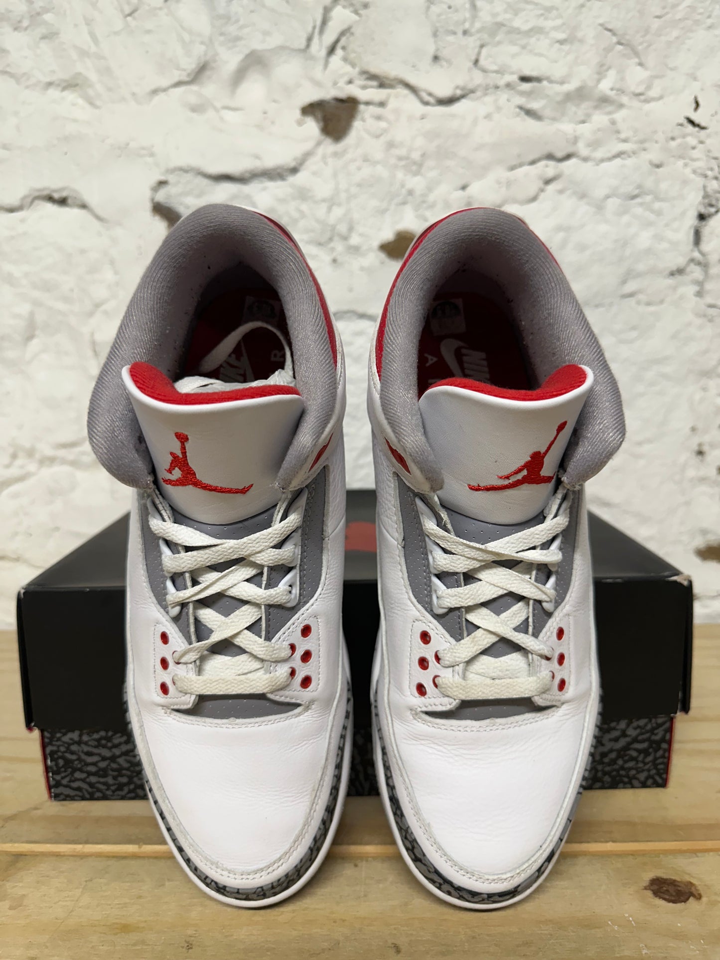 Air Jordan 3 Fire Red Sz 10.5