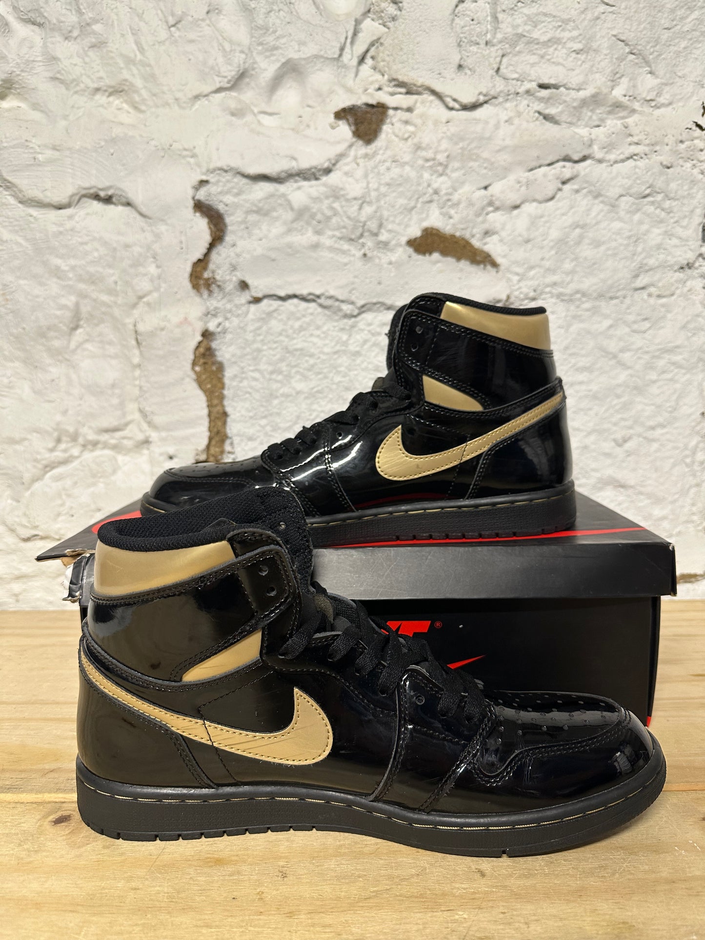 Air Jordan 1 High Black Metallic Gold Sz 10.5