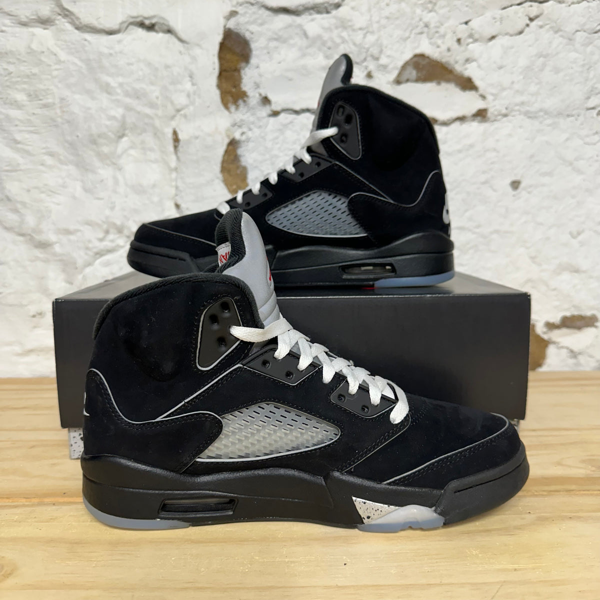 Air Jordan 5 Black Metallic Reimagined Sz 7.5