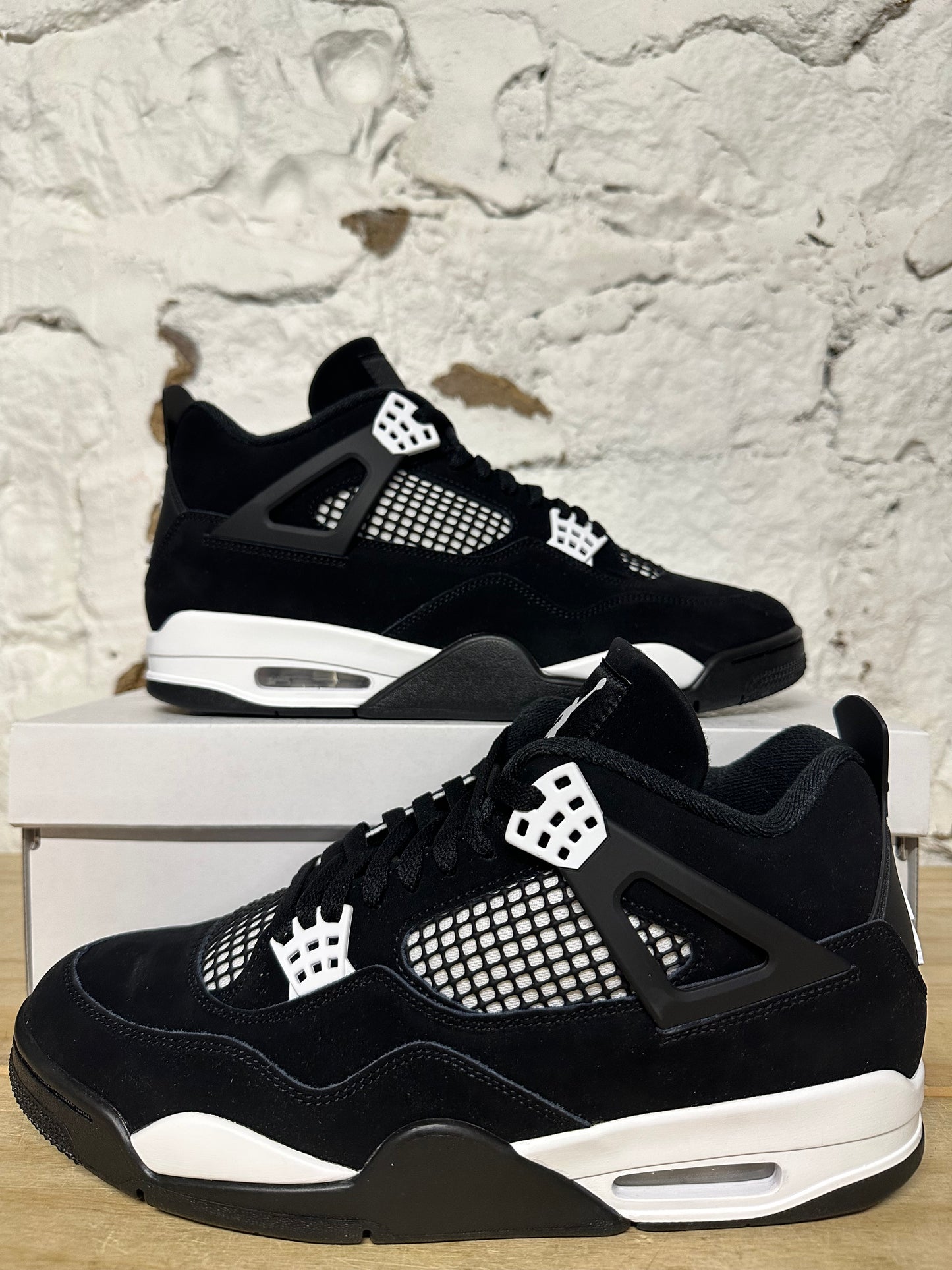 Air Jordan 4 White Thunder Sz 11.5 DS