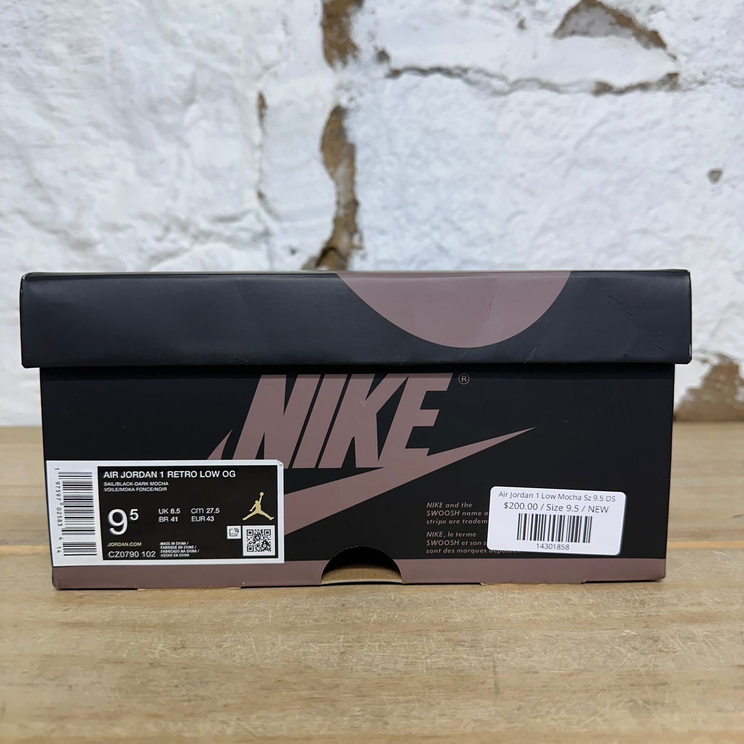 Air Jordan 1 Low Mocha Sz 9.5 DS