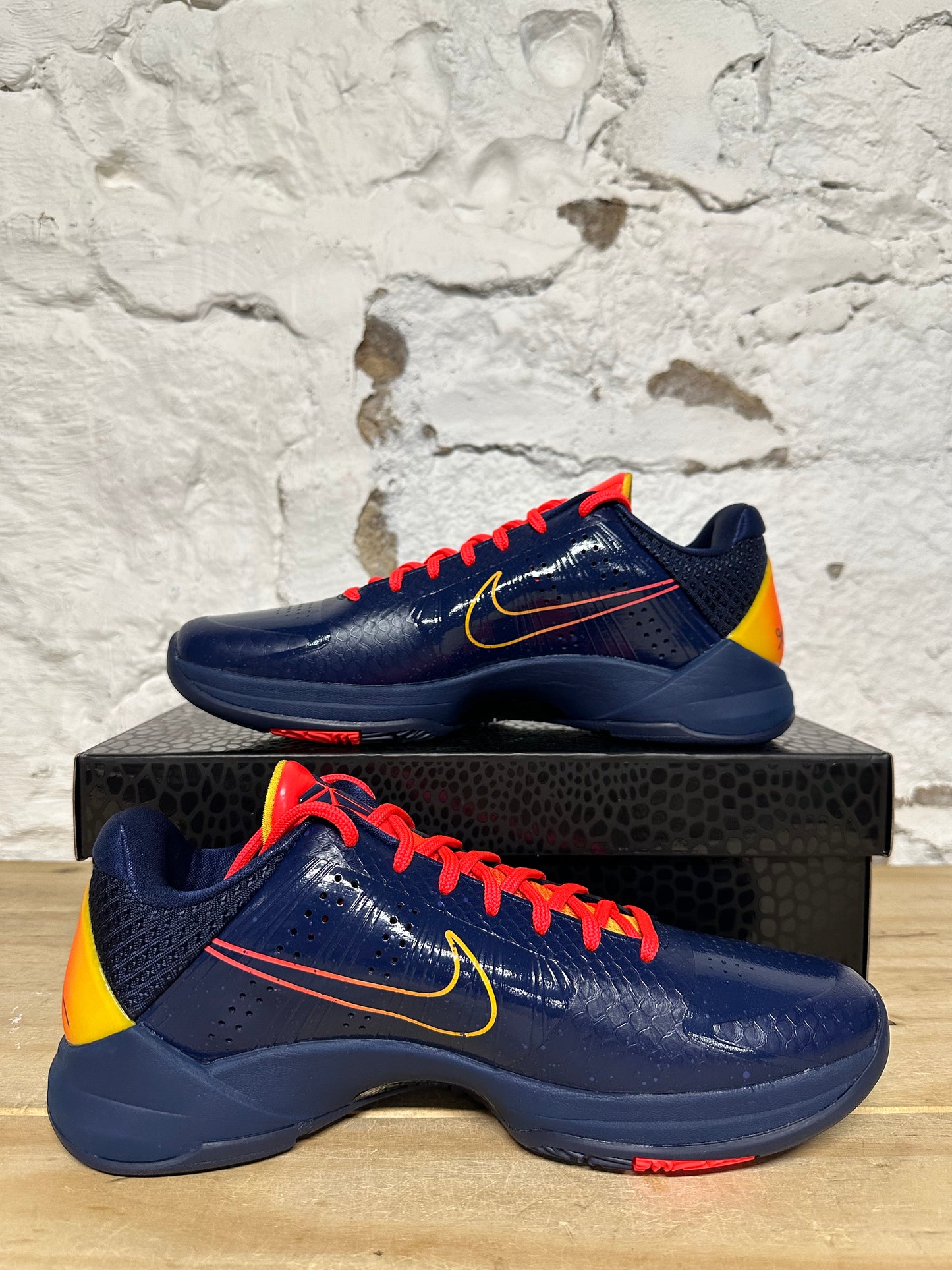 Nike Kobe 5 Caitlin Clark Indiana Fever Sz 9 DS