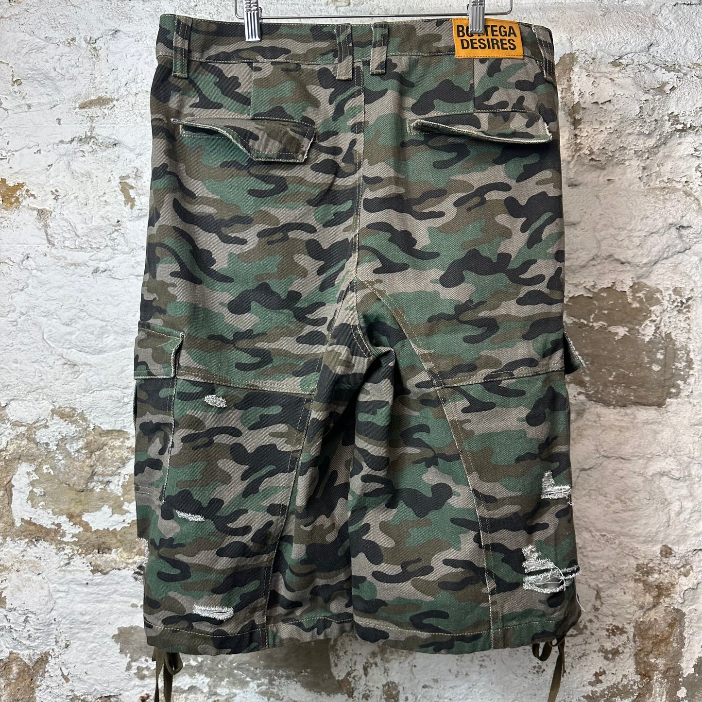 Bottega Desires Green Camo Cargo Shorts Sz 34