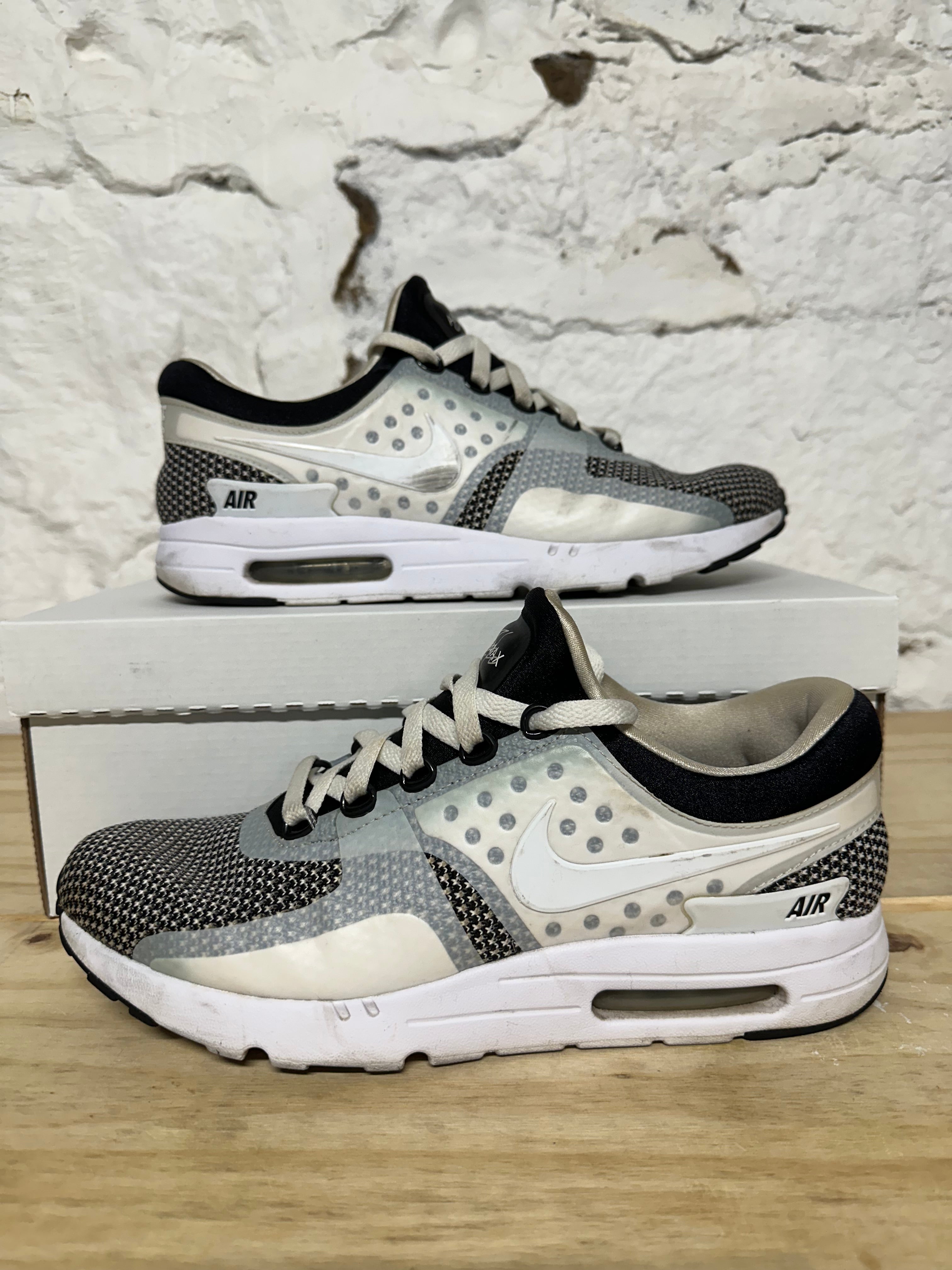 Nike Air Max Zero Essential Oreo Sz 9.5