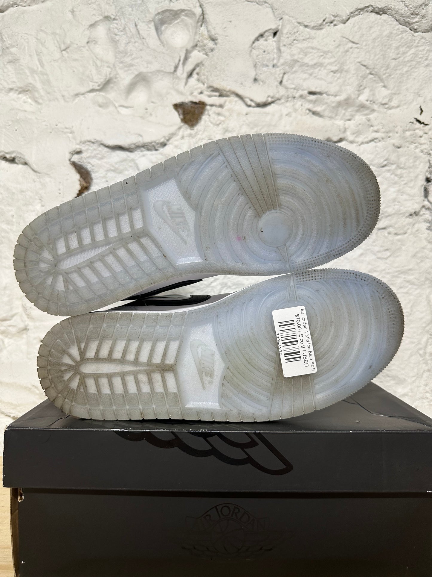 Air Jordan 1 Mid Ice Blue Sz 9