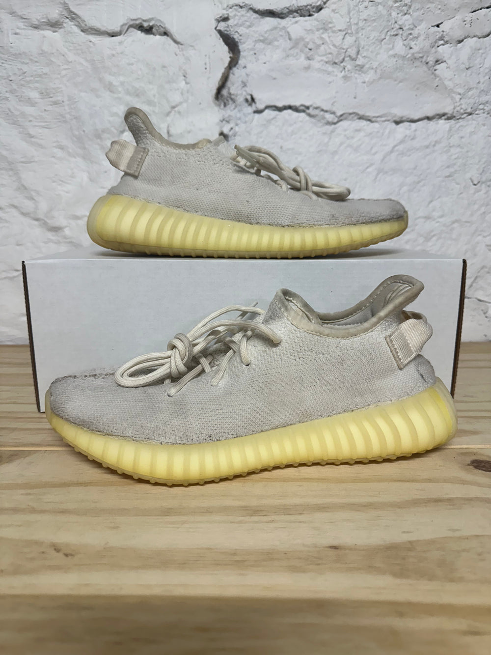 Yeezy 350 V2 Cream Sz 7.5