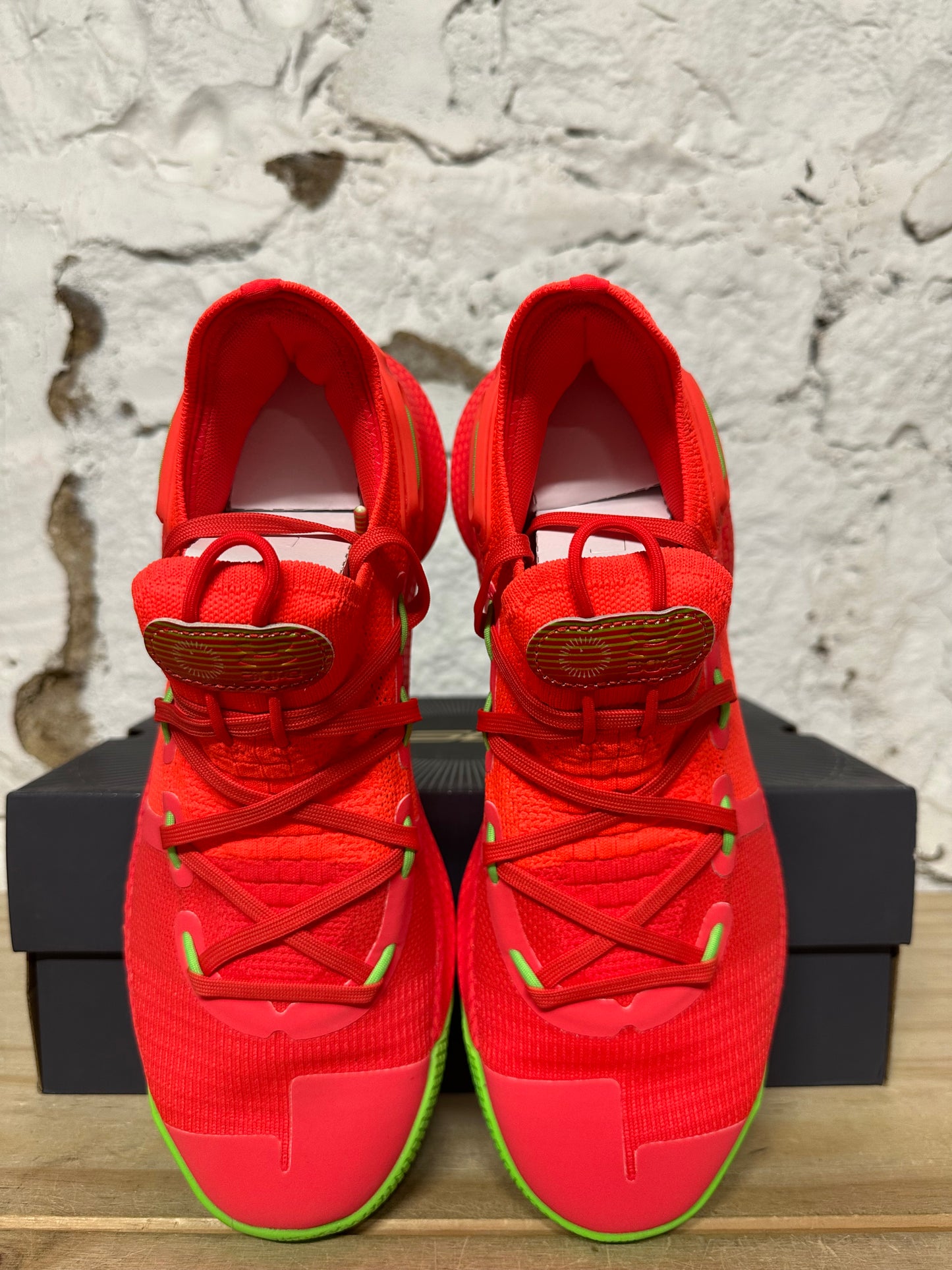 Under Armour Curry 6 Roaracle Sz 10.5 DS