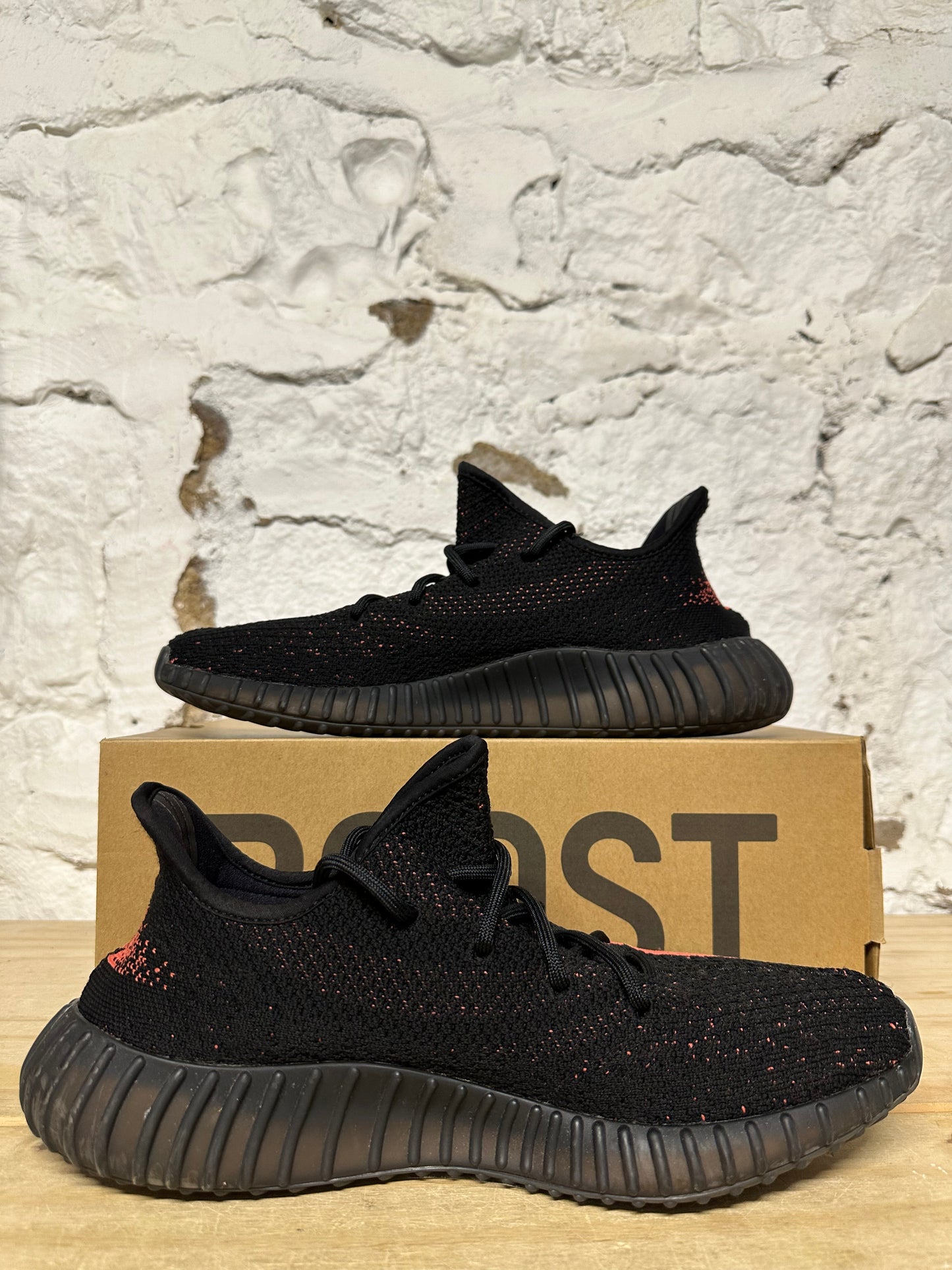 Yeezy 350 V2 Core Red Sz 10.5