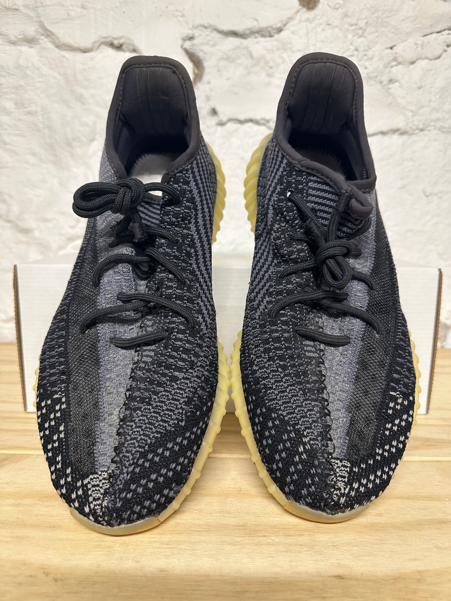 Yeezy 350 V2 Carbon Sz 10.5