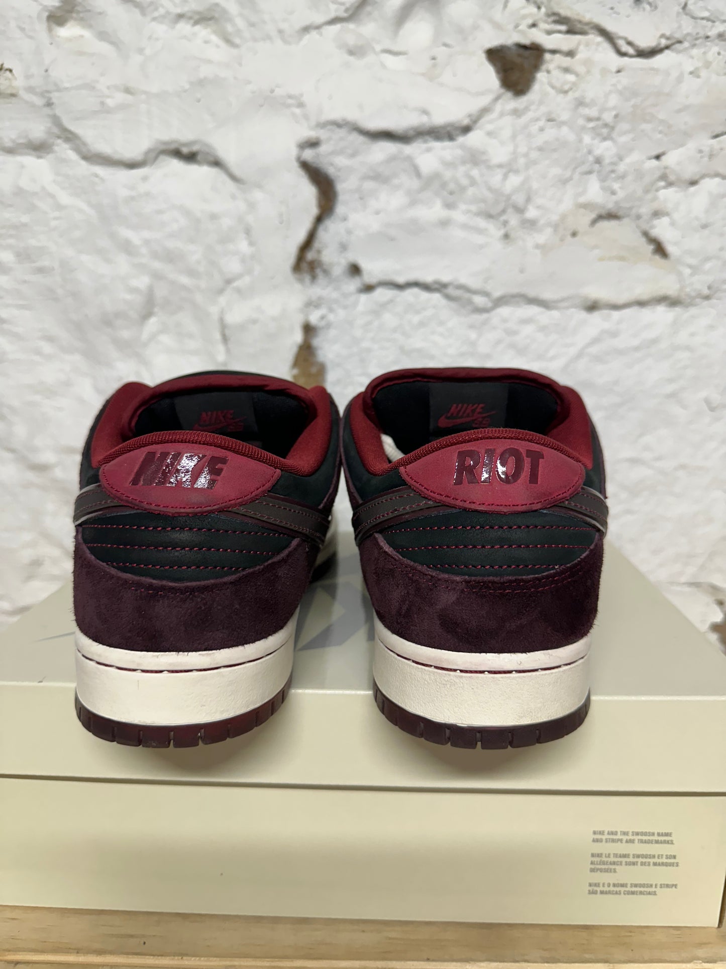 Nike SB Dunk Low Riot Skateshop Sz 12