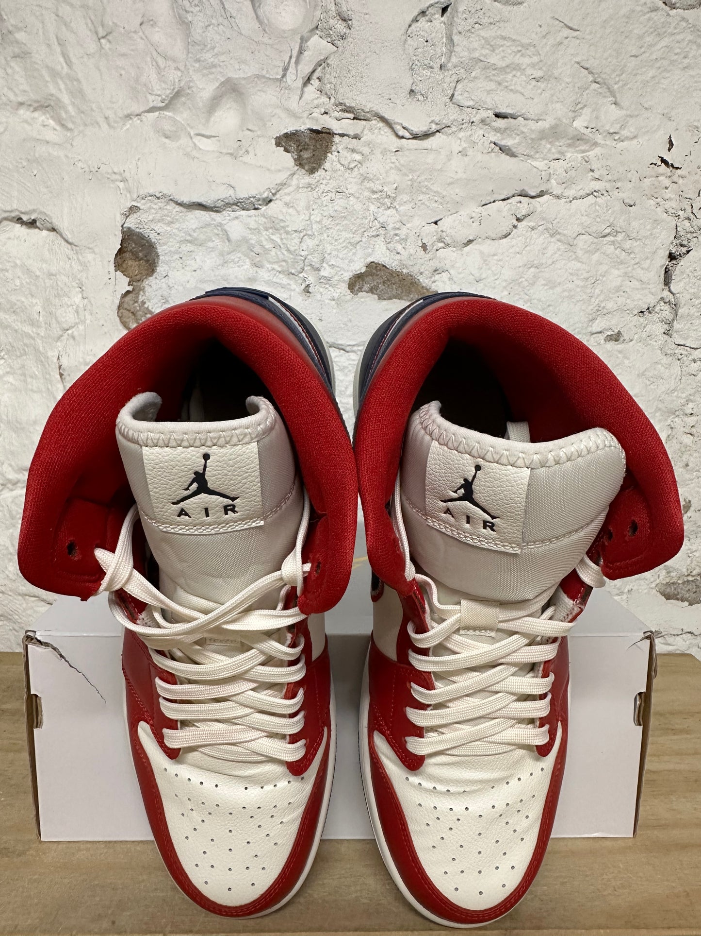 Air Jordan 1 Mid USA Sz 10.5 (12W)