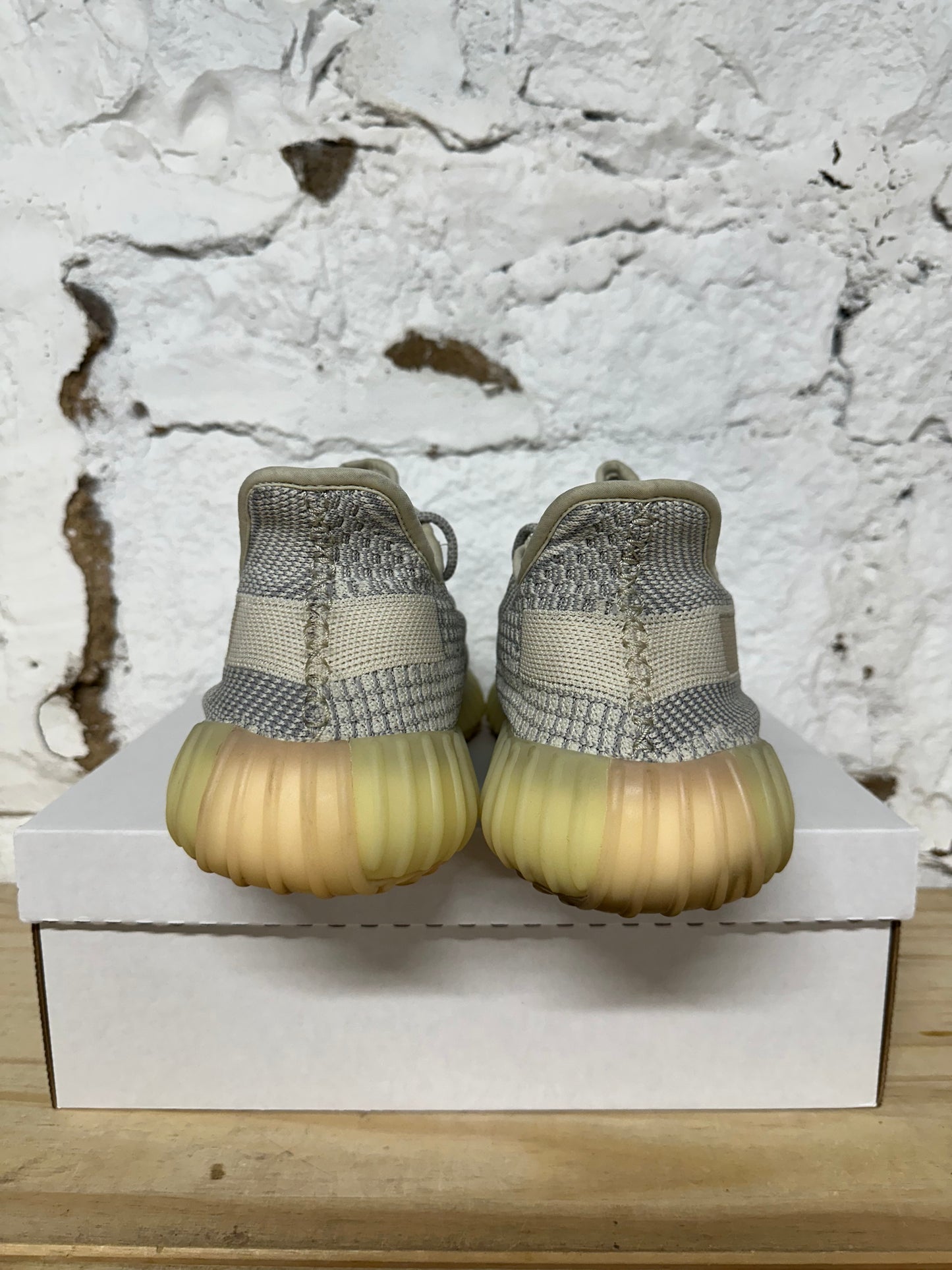 Yeezy 350 V2 Lundmark Sz 13