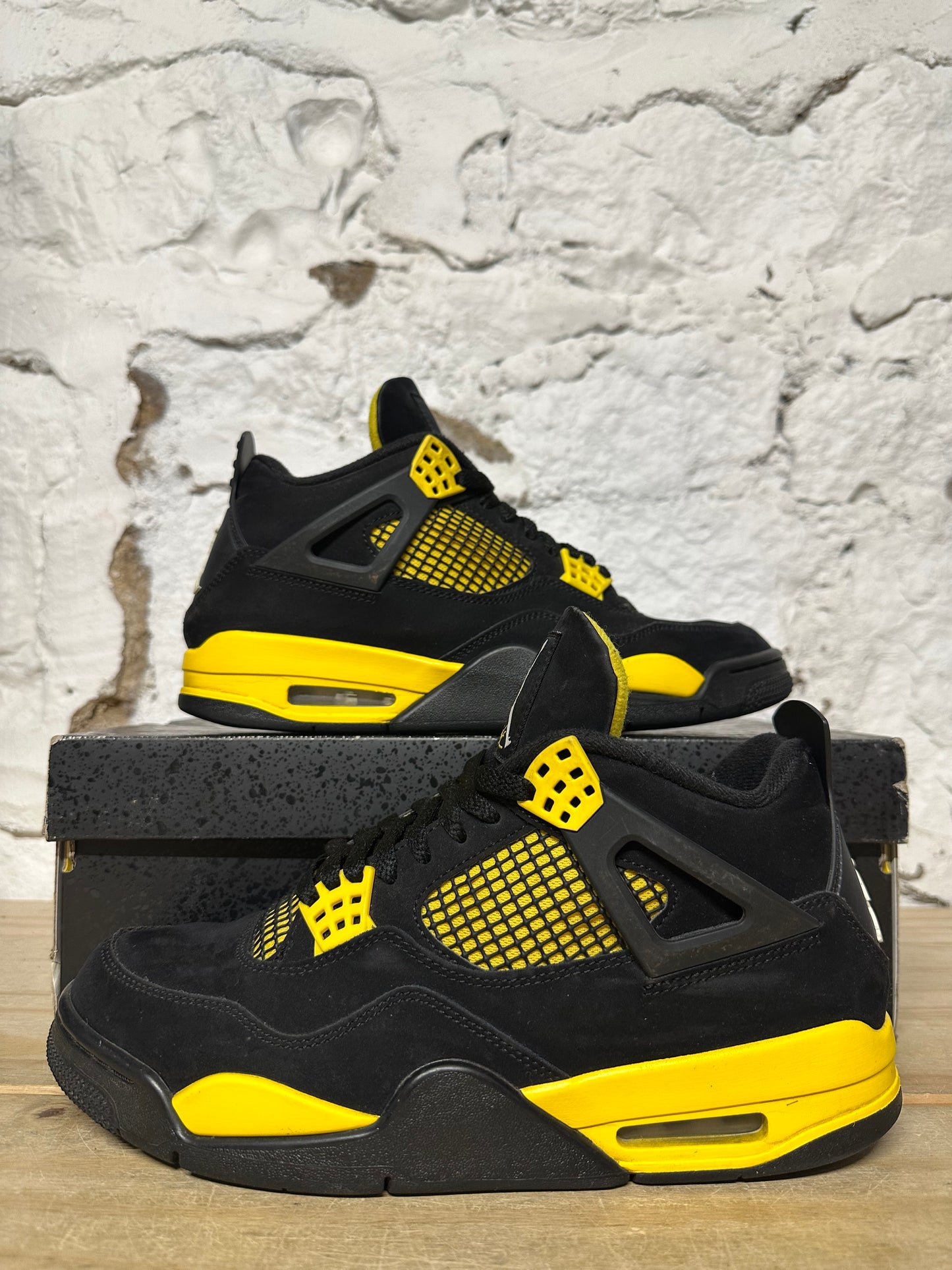 Air Jordan 4 Thunder Sz 9.5
