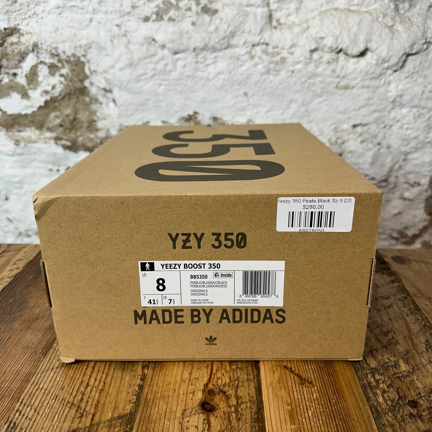 Yeezy 350 Pirate Black Sz 8 DS