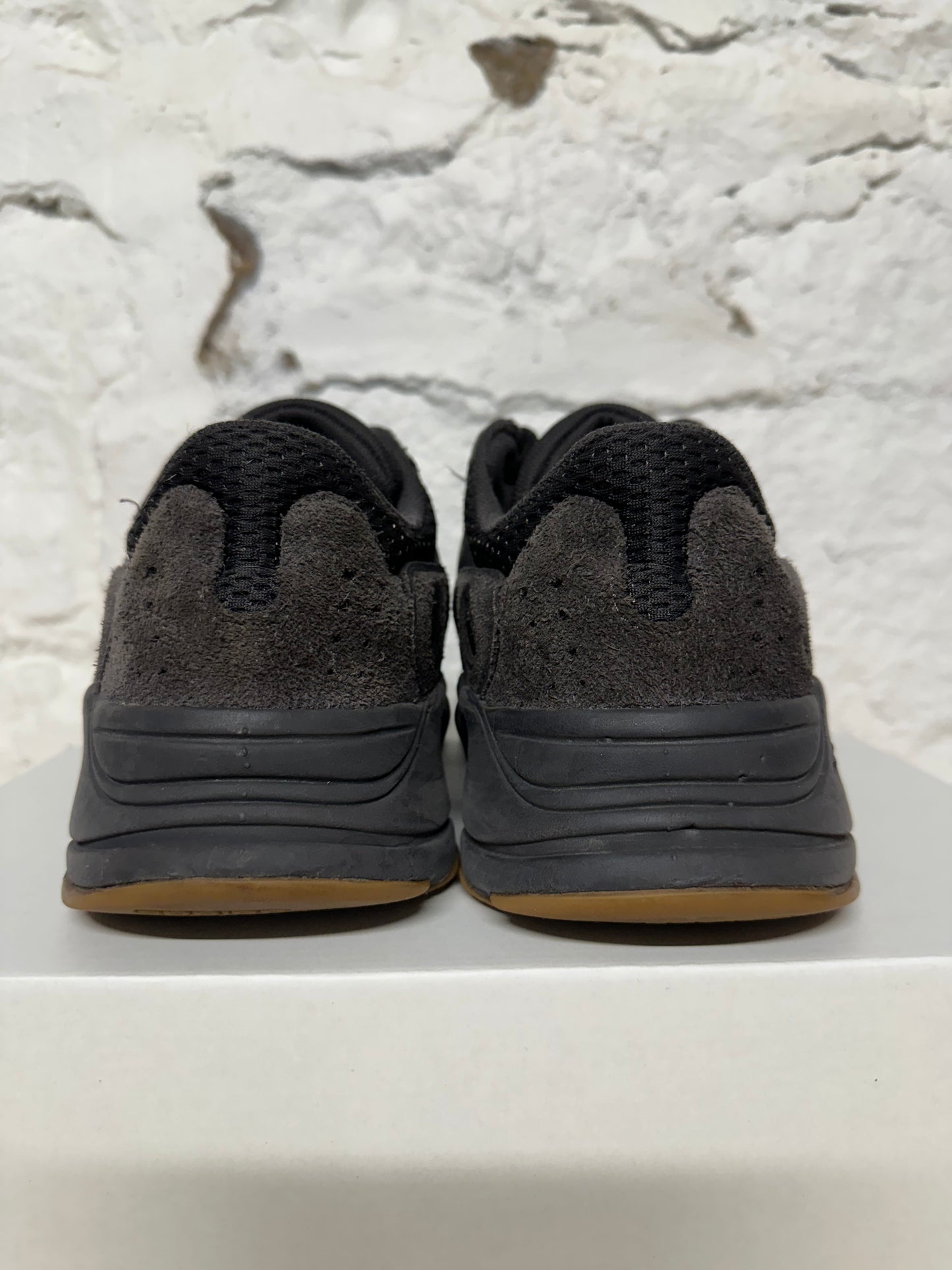 Yeezy 700 Utility Black Sz 10