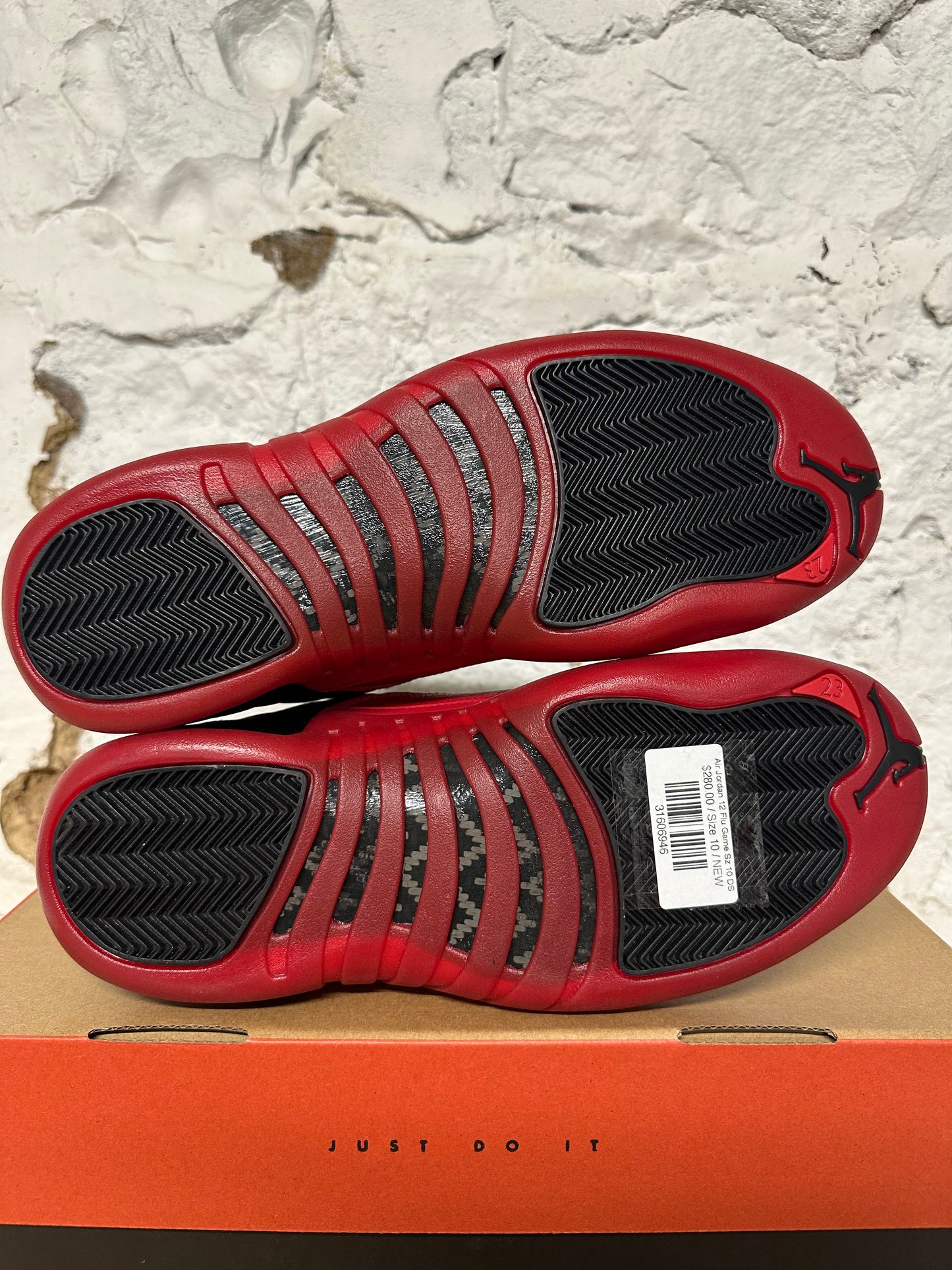 Air Jordan 12 Flu Game Sz 10 DS