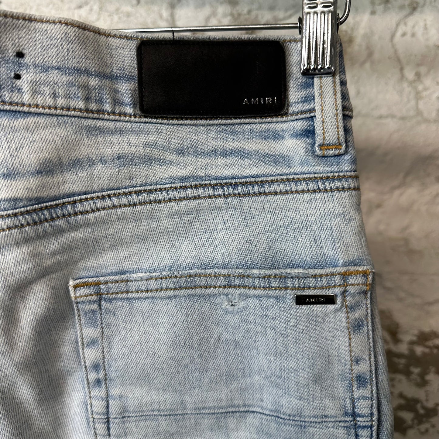 Amiri Knee Rip Varsity Patch Light Blue Denim Jeans Sz 29