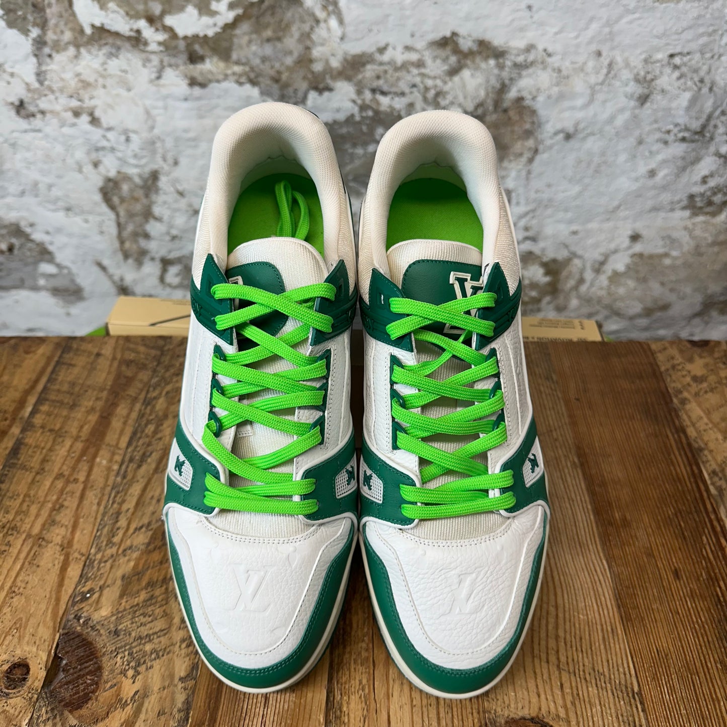 Louis Vuitton Green White Trainer Sneaker Sz 10.5 (9LV)