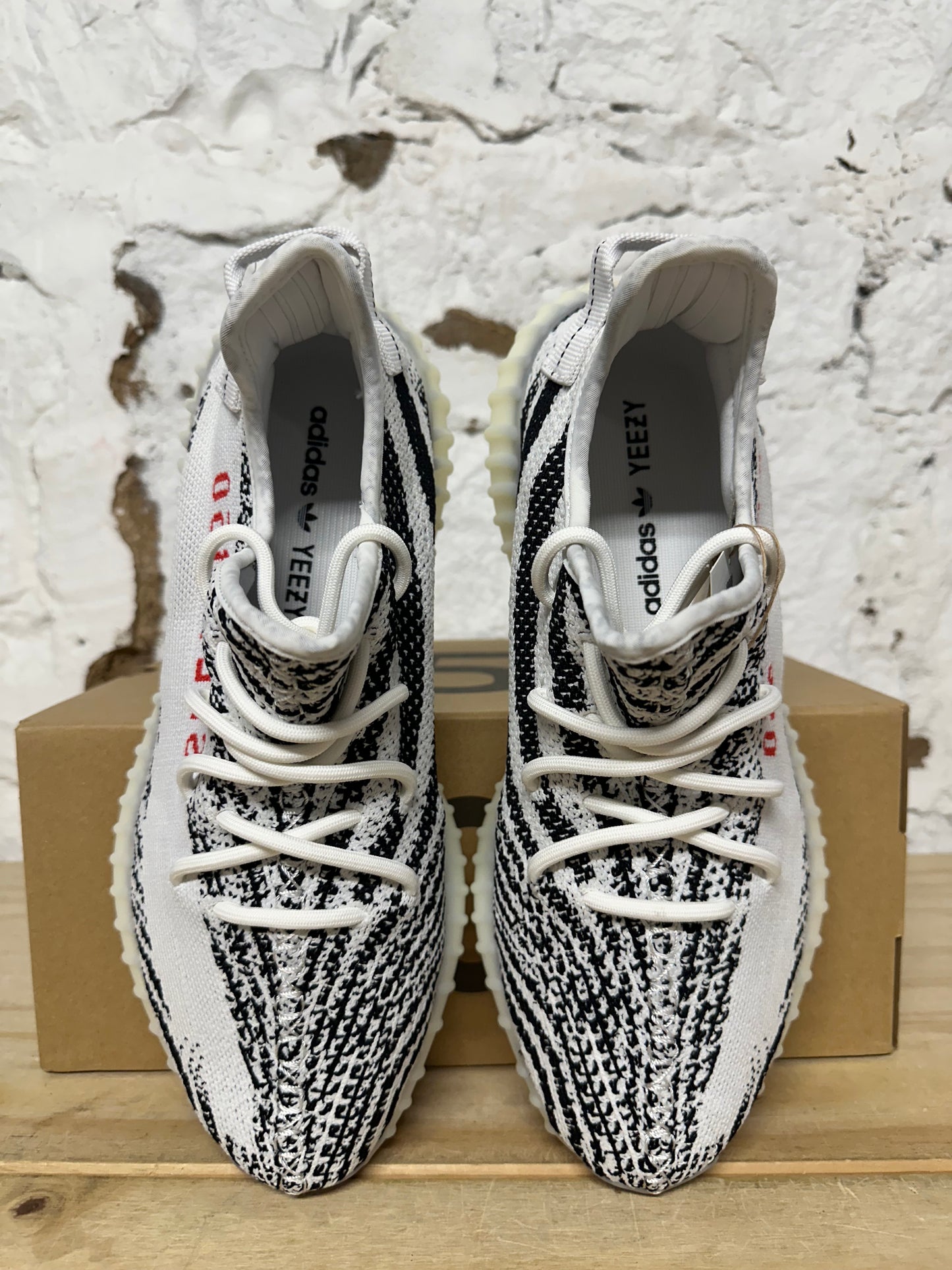 Yeezy 350 V2 Zebra Sz 10.5 DS