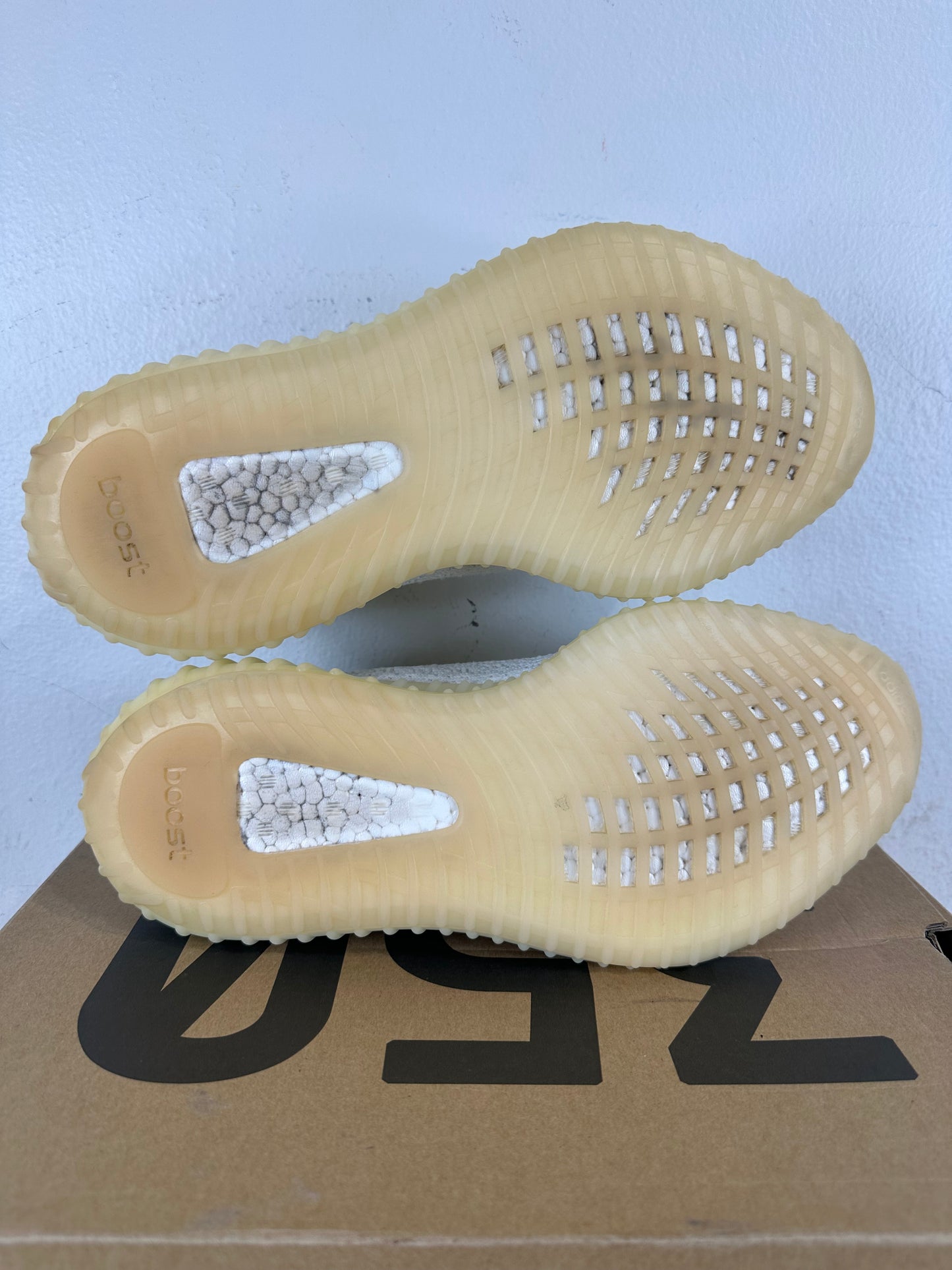 Yeezy 350 V2 Cream Sz 9.5