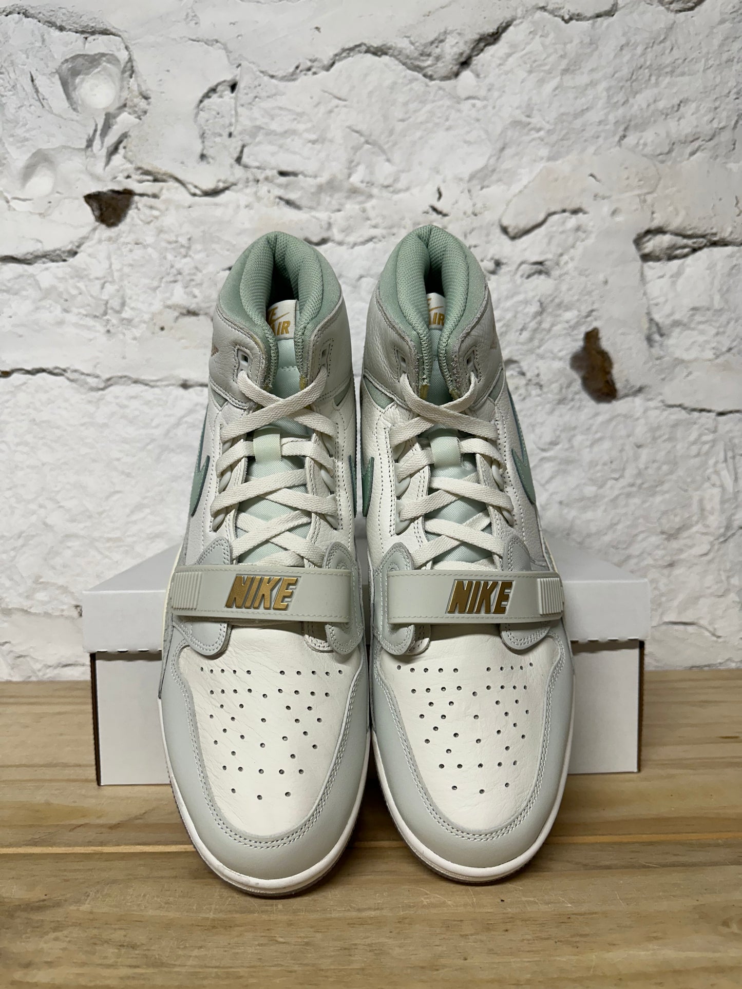 Air Jordan Legacy 312 Pistachio Frost Sz 14 DS