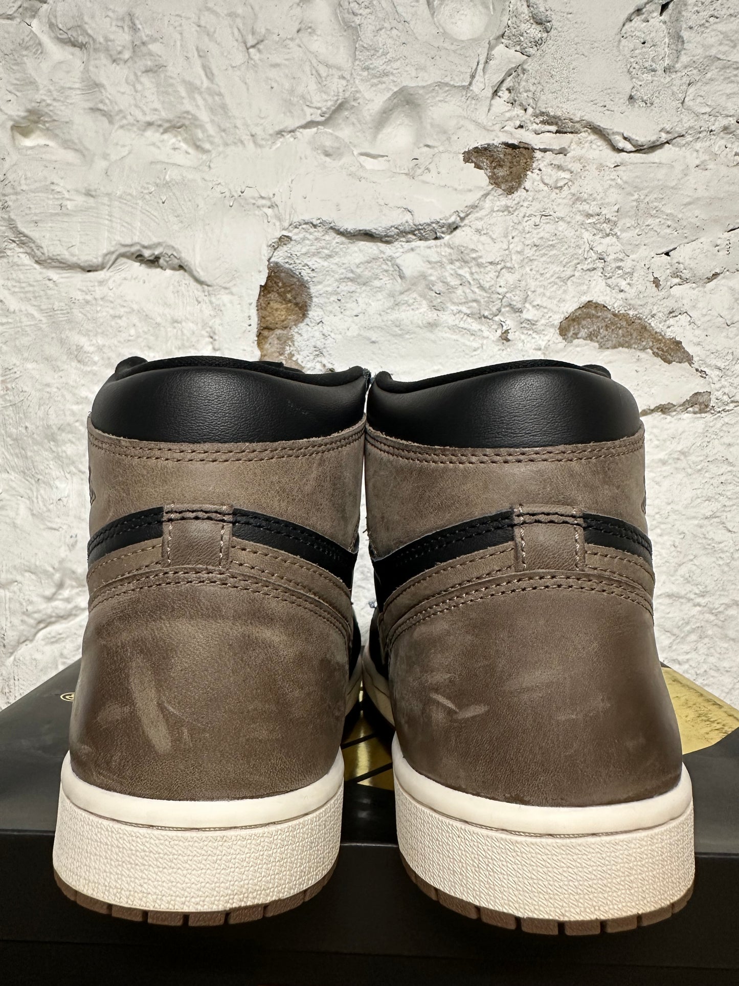 Air Jordan 1 High Palomino Sz 9.5