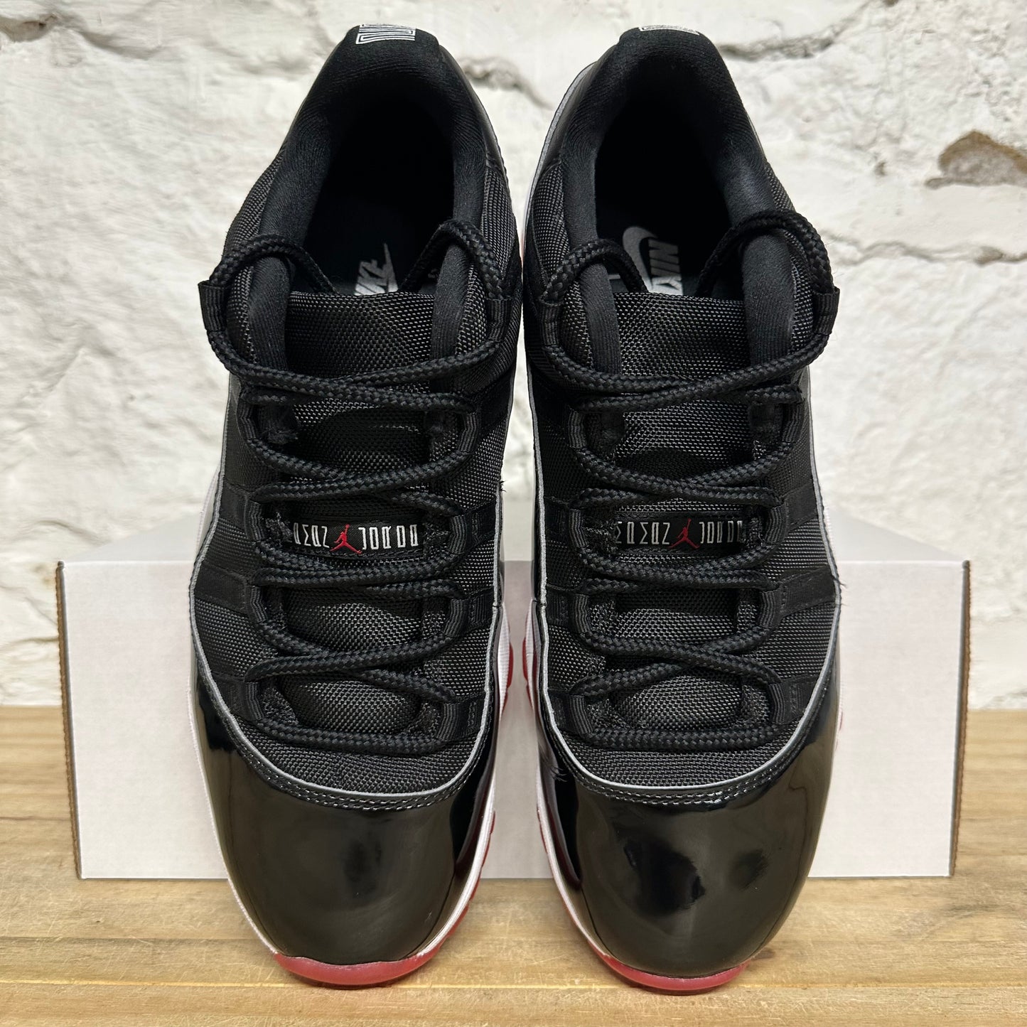 Air Jordan 11 Low Bred Sz 11