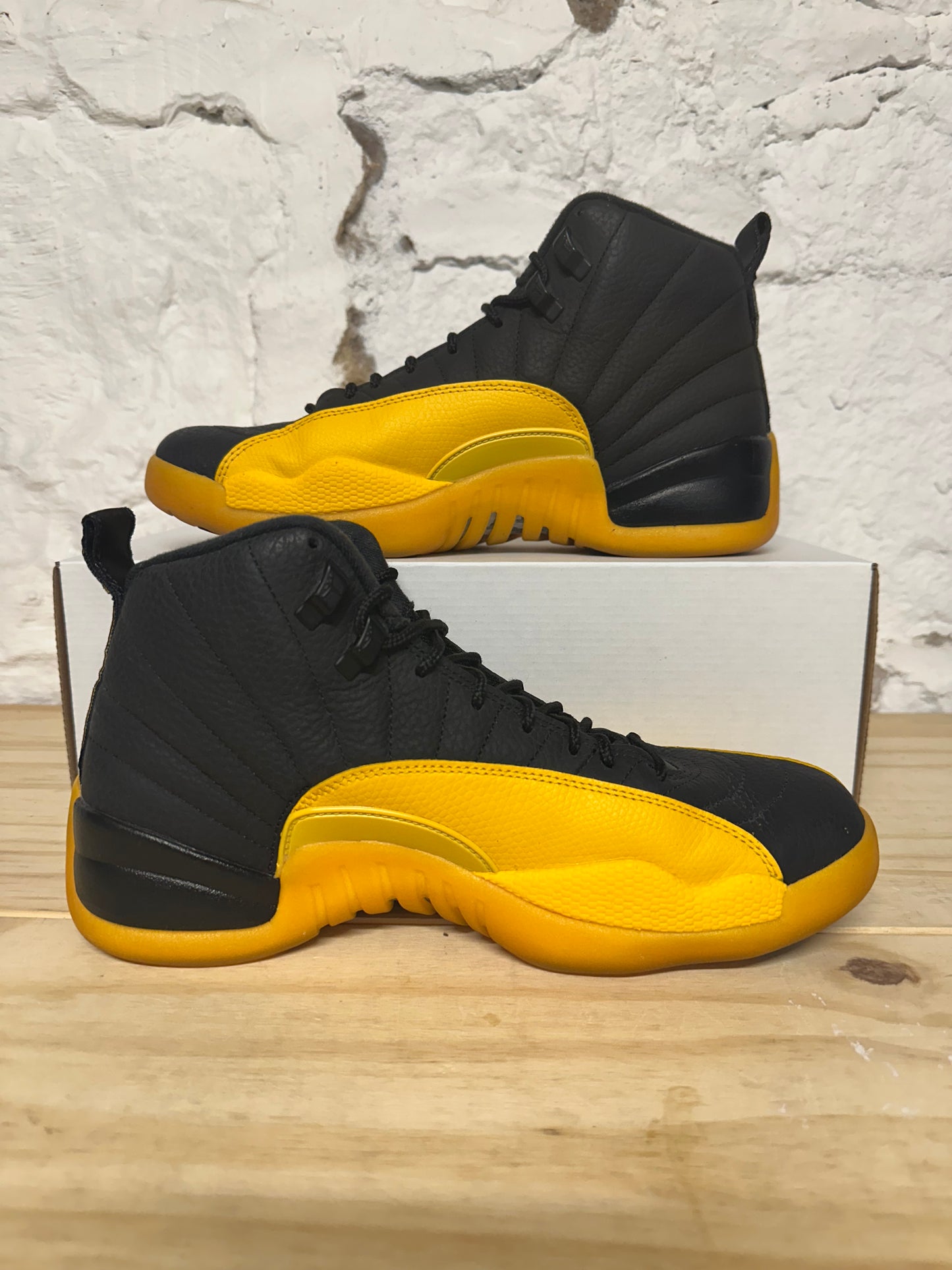 Air Jordan 12 University Gold Sz 9