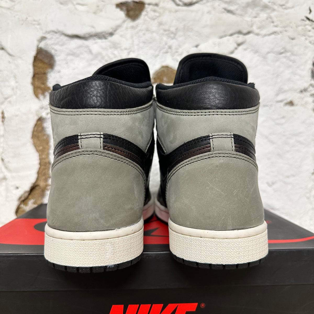 Air Jordan 1 High Shadow Patina Sz 10 DS