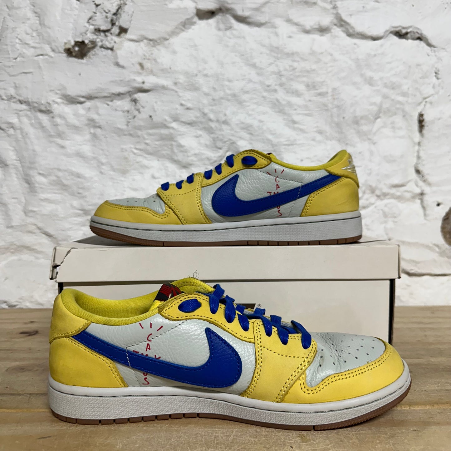 Air Jordan 1 Low Travis Scott Canary Sz 7(8.5W)