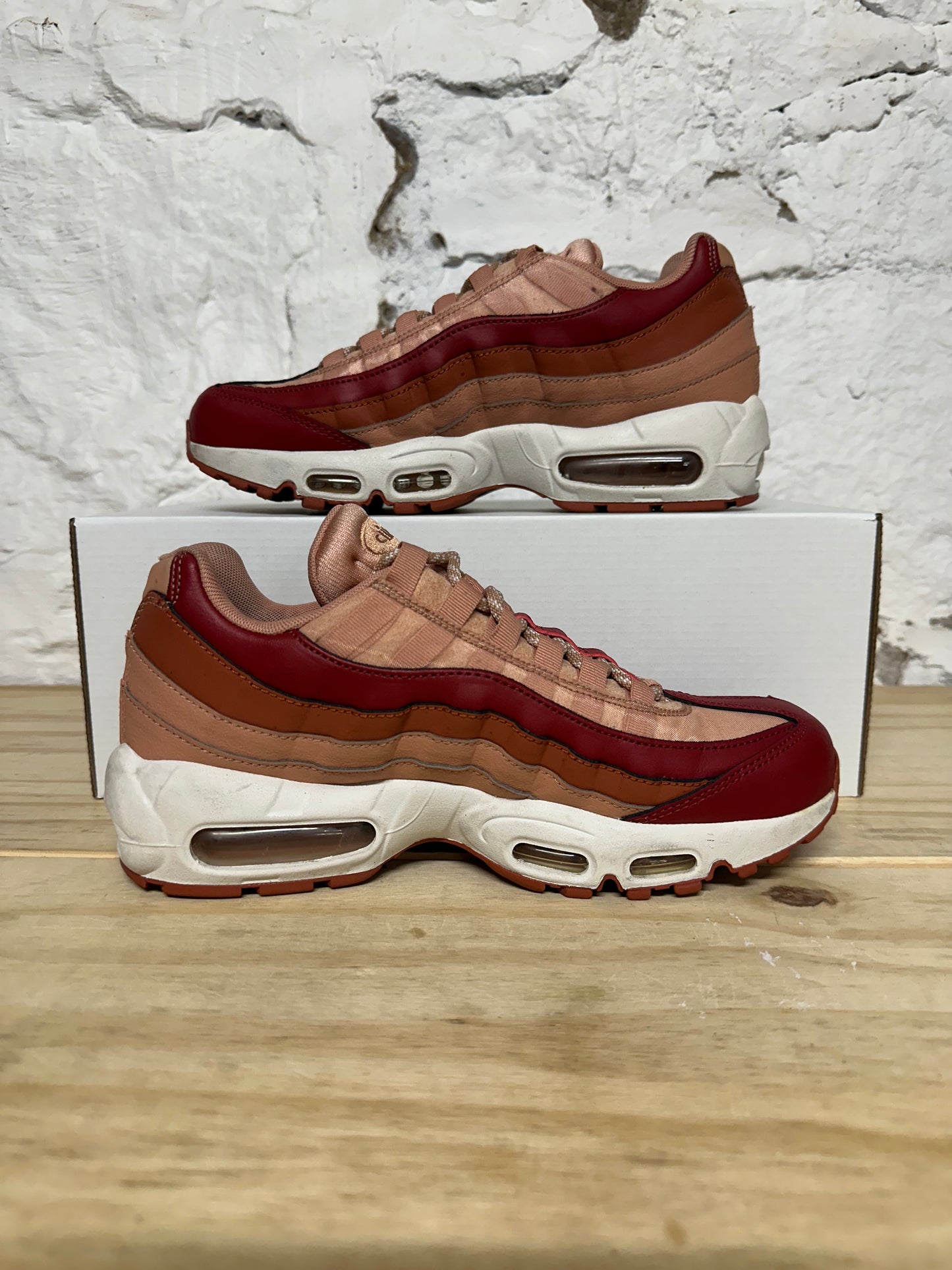 Nike Air Max 95 Dusty Peach Sz 7 (8.5W)
