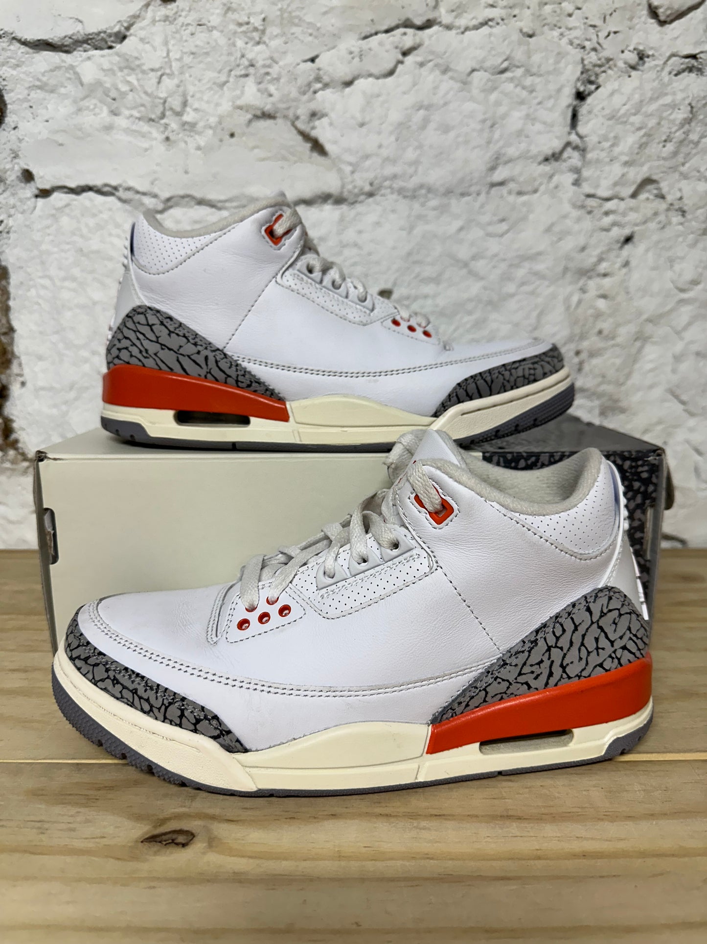 Air Jordan 3 Georgia Peach Sz 6.5 (8W)