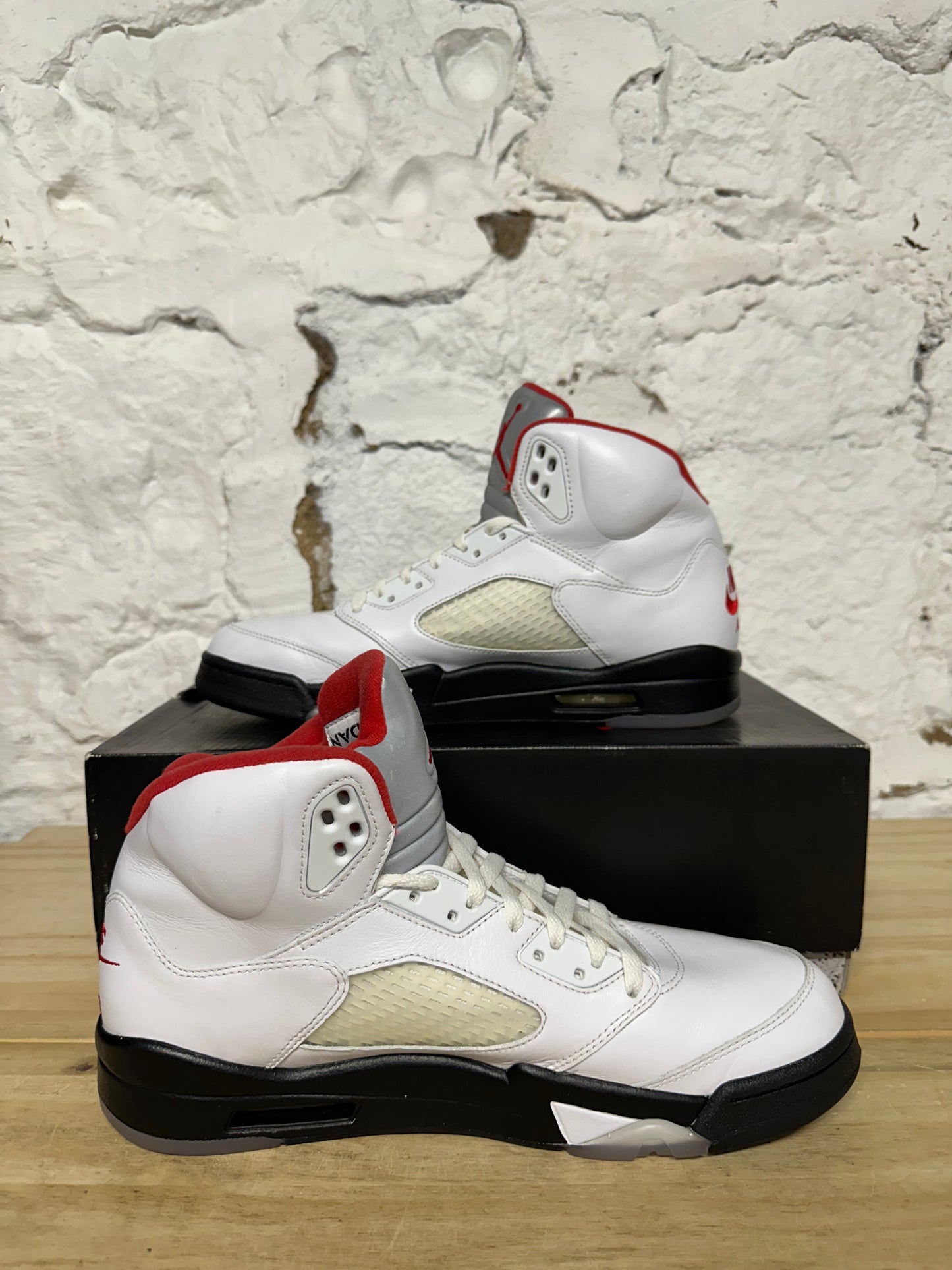 Air Jordan 5 Fire Red Silver Tongue Sz 11